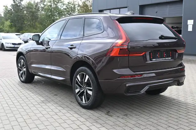 Volvo XC60 view 3