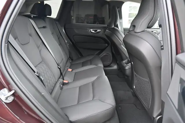 Volvo XC60 view 15