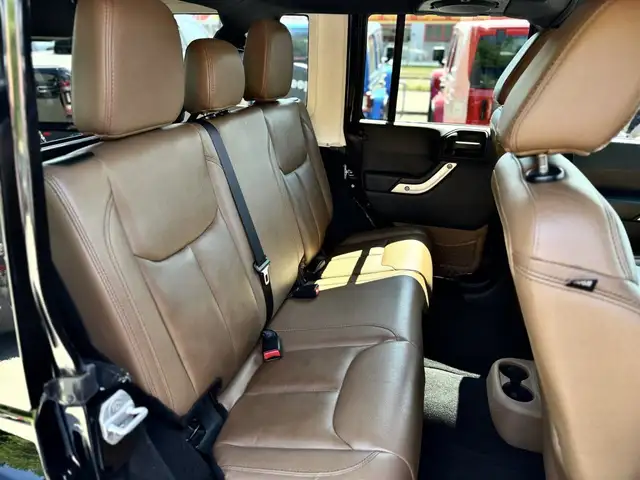 Jeep Wrangler view 11