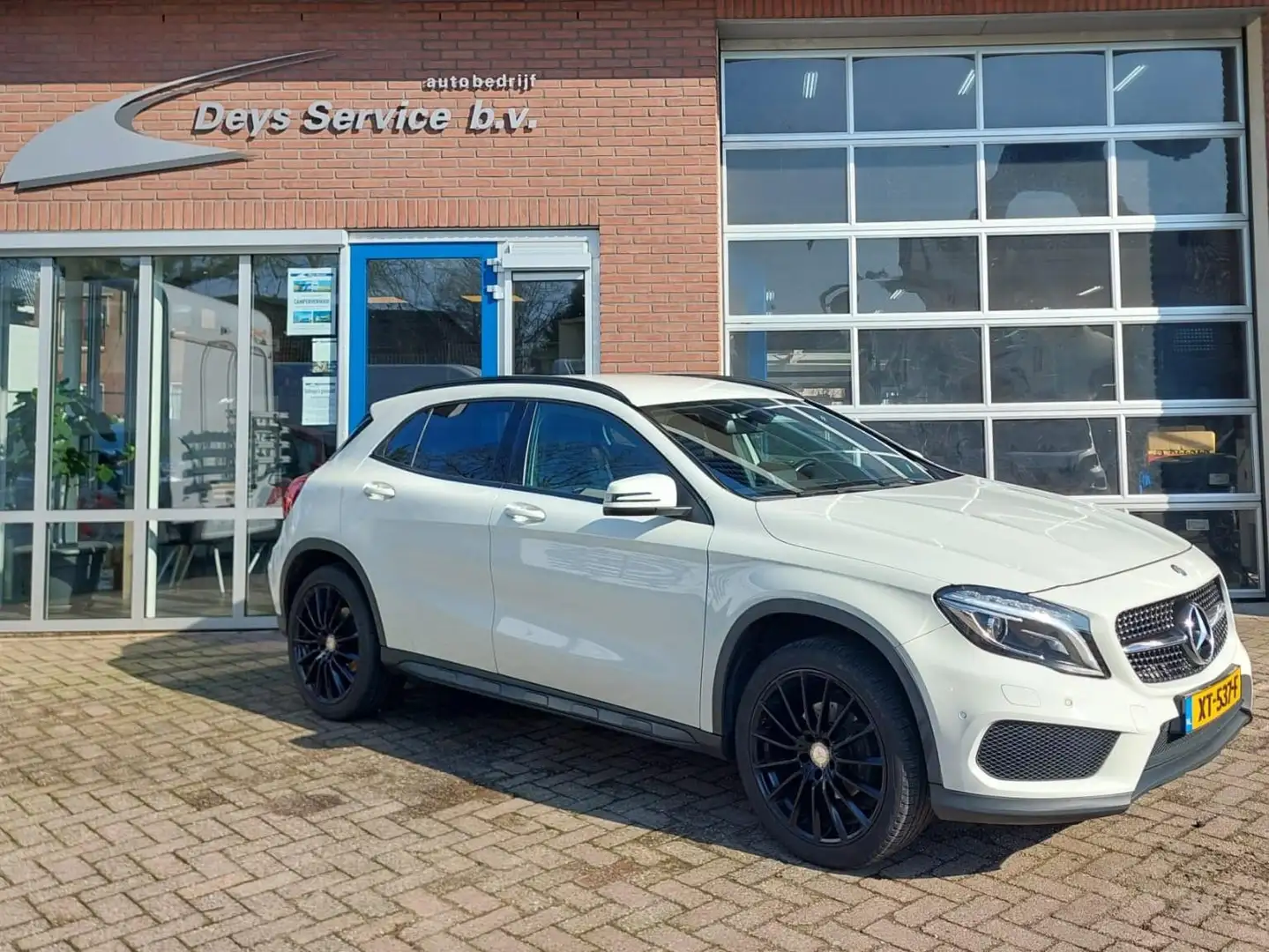 Mercedes-Benz GLA 200 Prestige | Trekhaak | Cruise | Clima | Stoelverw. Wit - 1