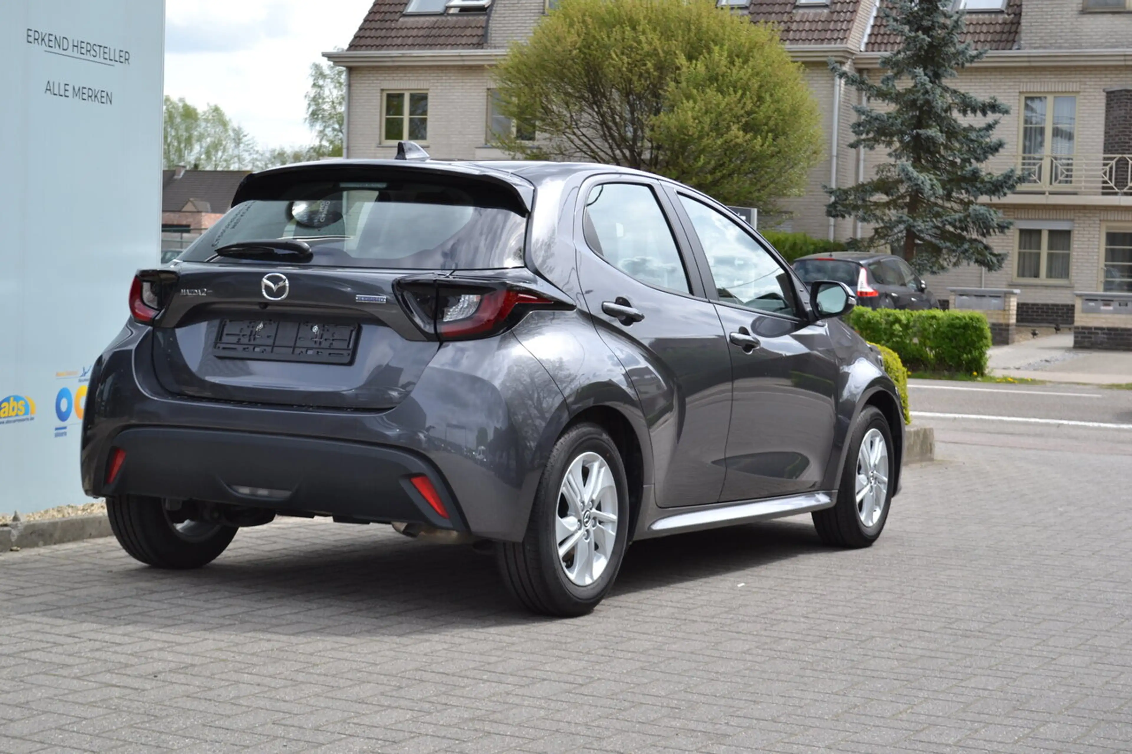 Mazda 2 Full Hybrid - Centre-Line - Garantie 04/2031 — photo 3