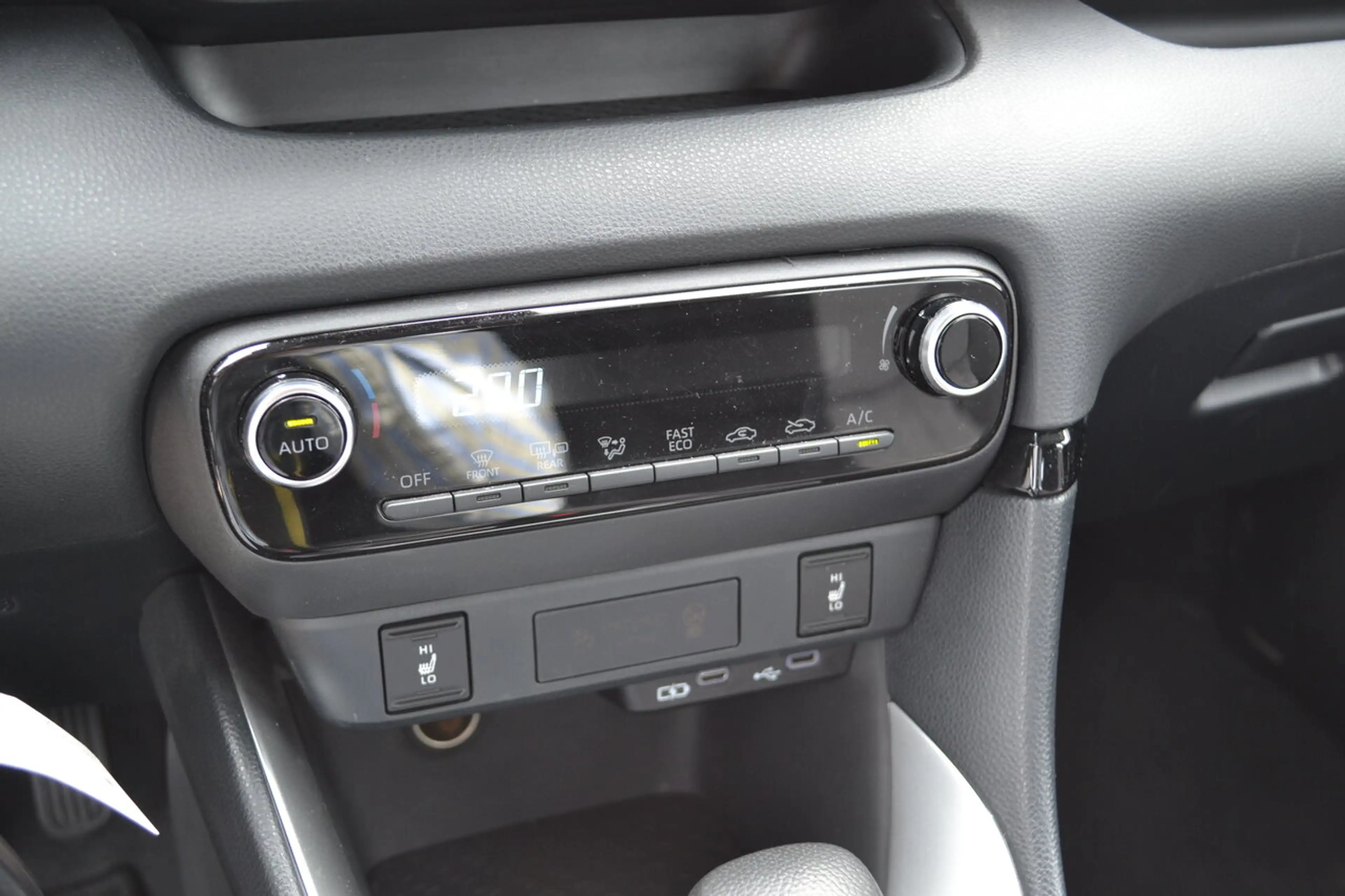 Mazda 2 Full Hybrid - Centre-Line - Garantie 04/2031 — photo 13