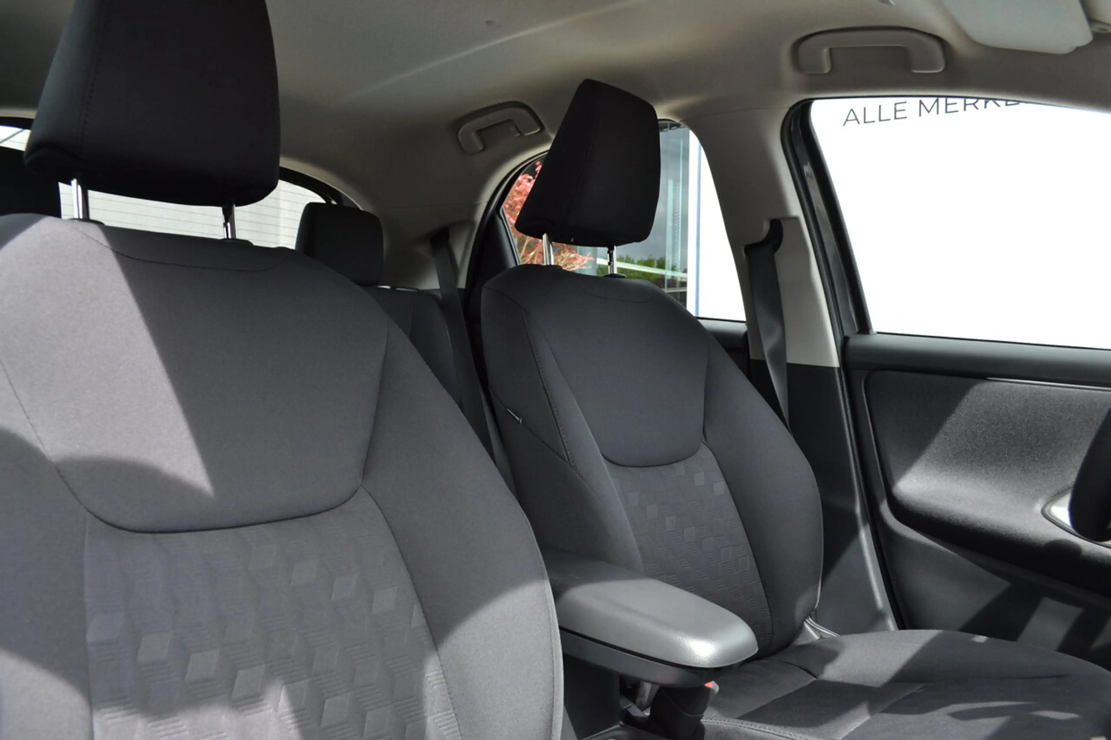 Mazda 2 Full Hybrid - Centre-Line - Garantie 04/2031 — photo 15