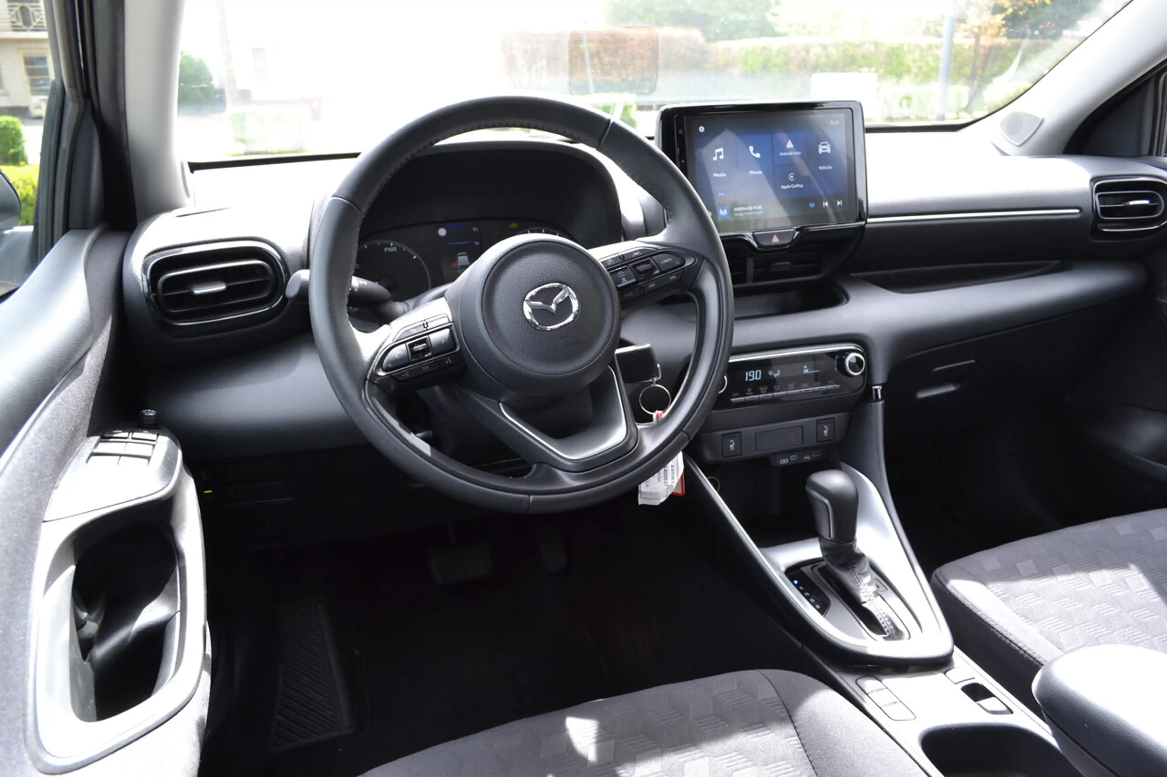 Mazda 2 Full Hybrid - Centre-Line - Garantie 04/2031 — photo 7