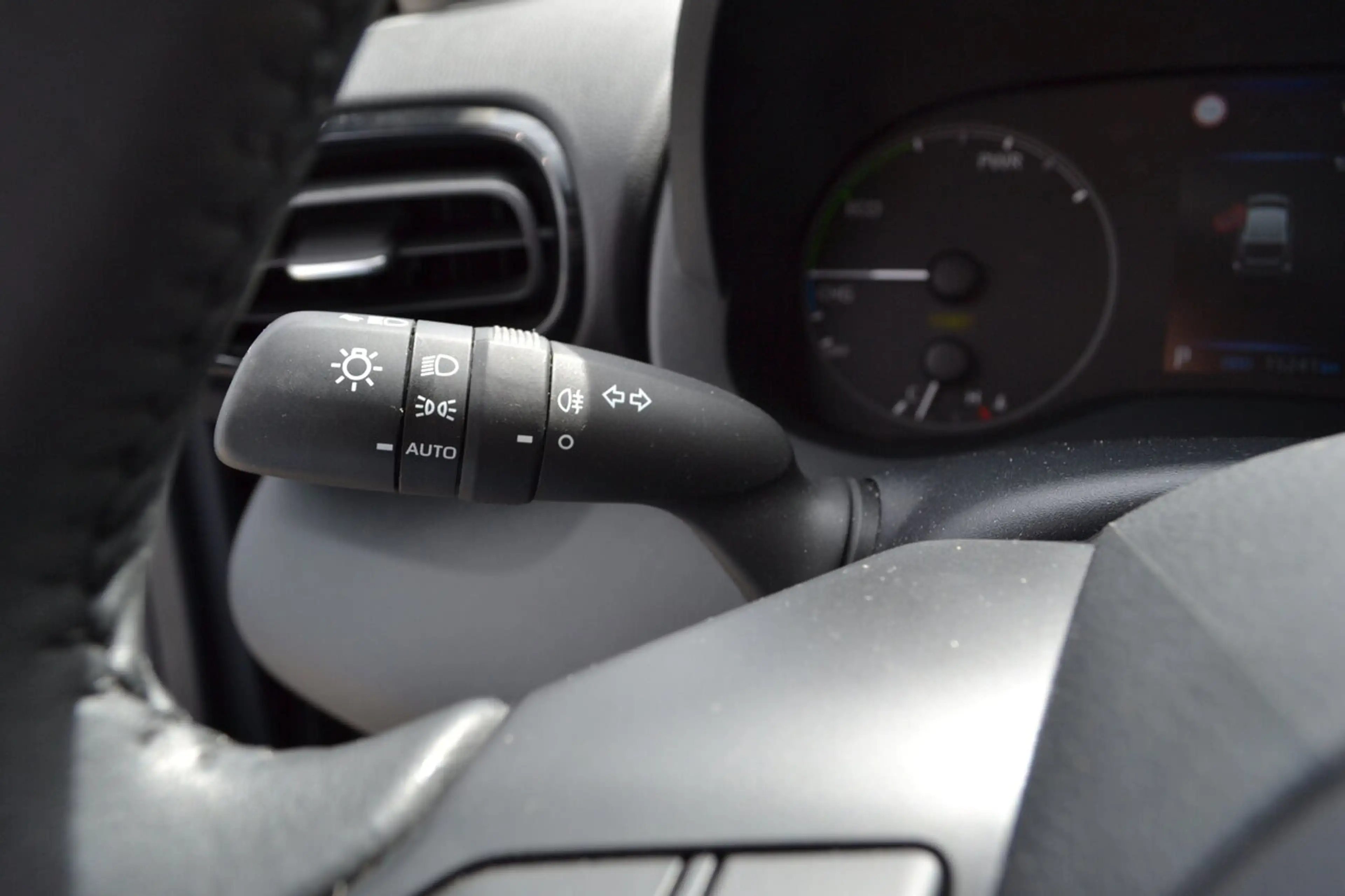 Mazda 2 Full Hybrid - Centre-Line - Garantie 04/2031 — photo 10