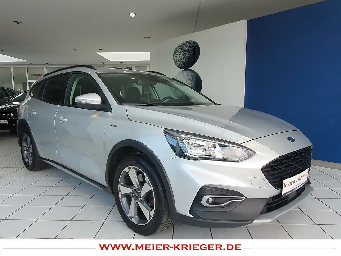 Ford Focus Turnier Active Aut/AHK/17"/Kamera/Winterp. Zilver - 1