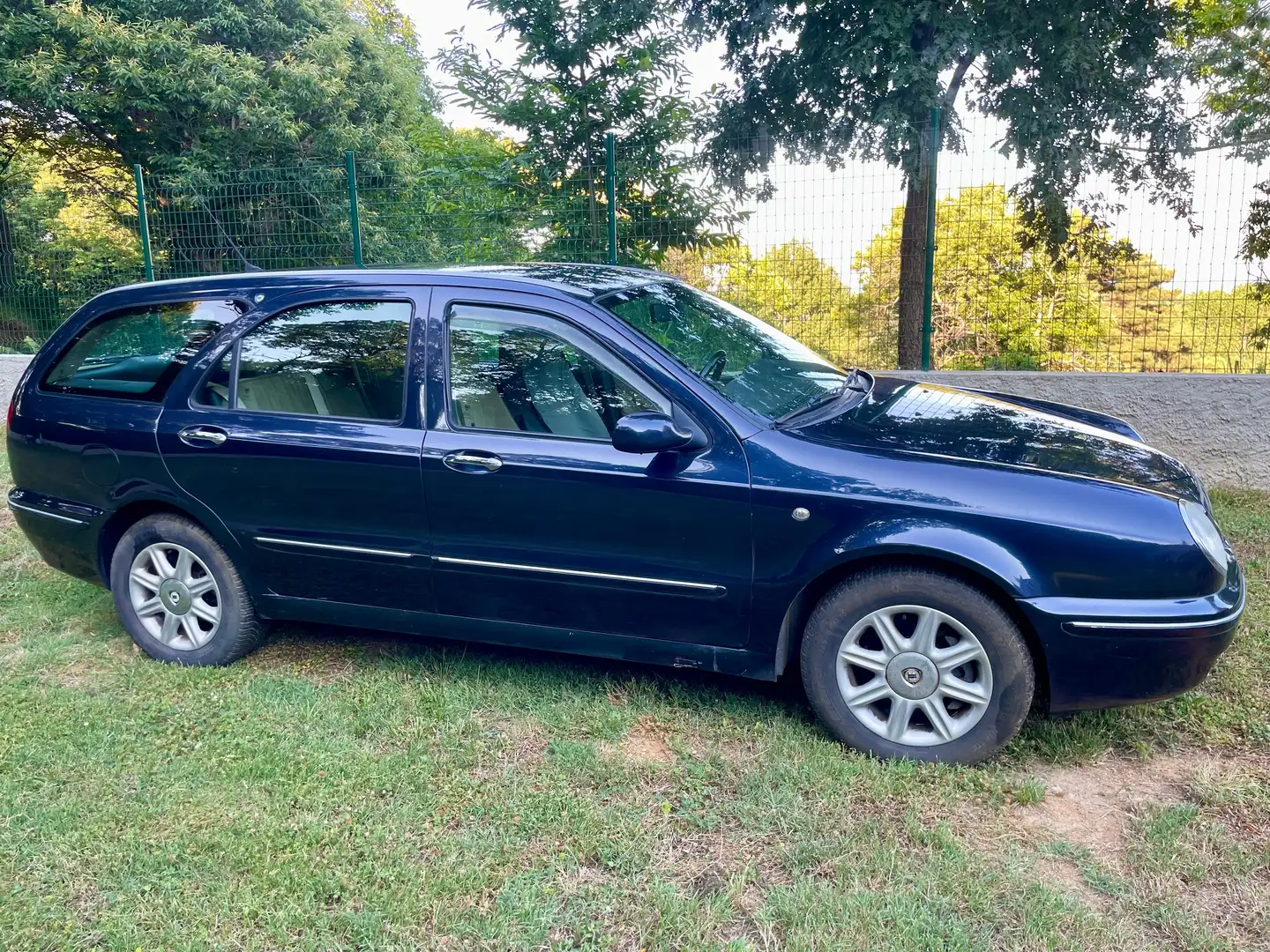 Lancia Lybra Lybra Station Wagon SW 2.4 jtd LX 150cv Kék - 2