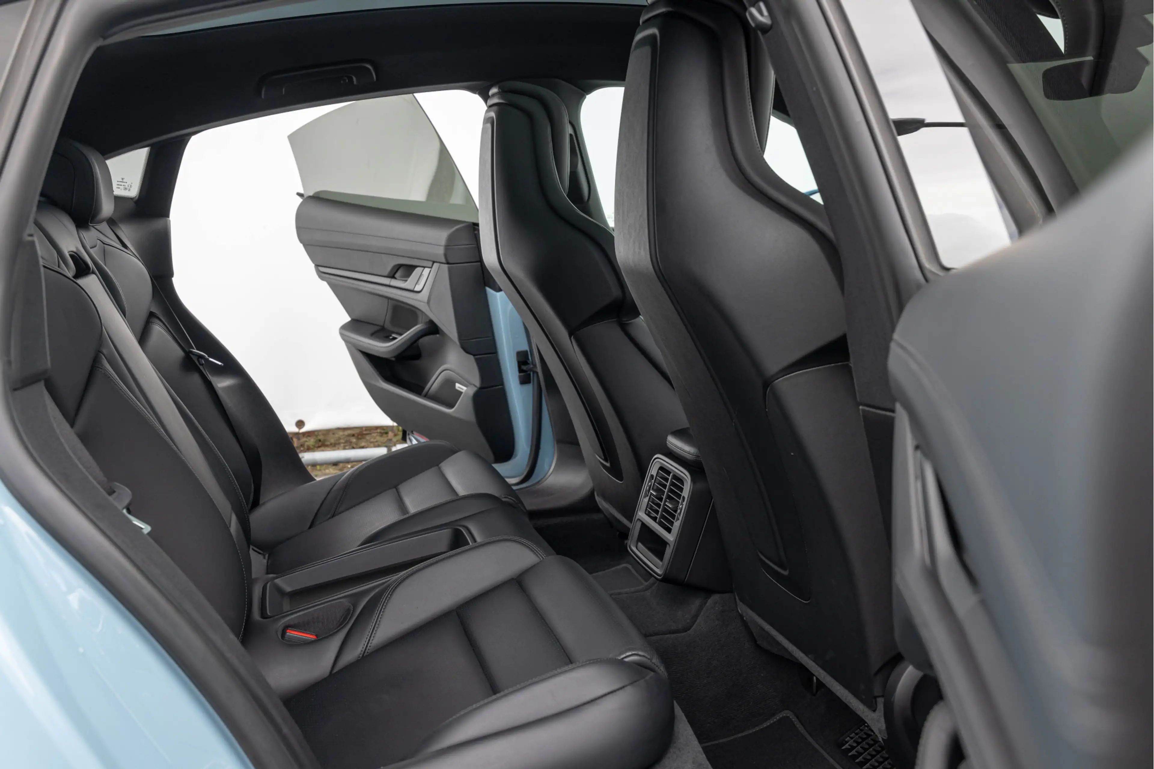 Porsche Taycan 4S Performance 84 kWh Pano Sport-Design 21'' Conva — photo 5