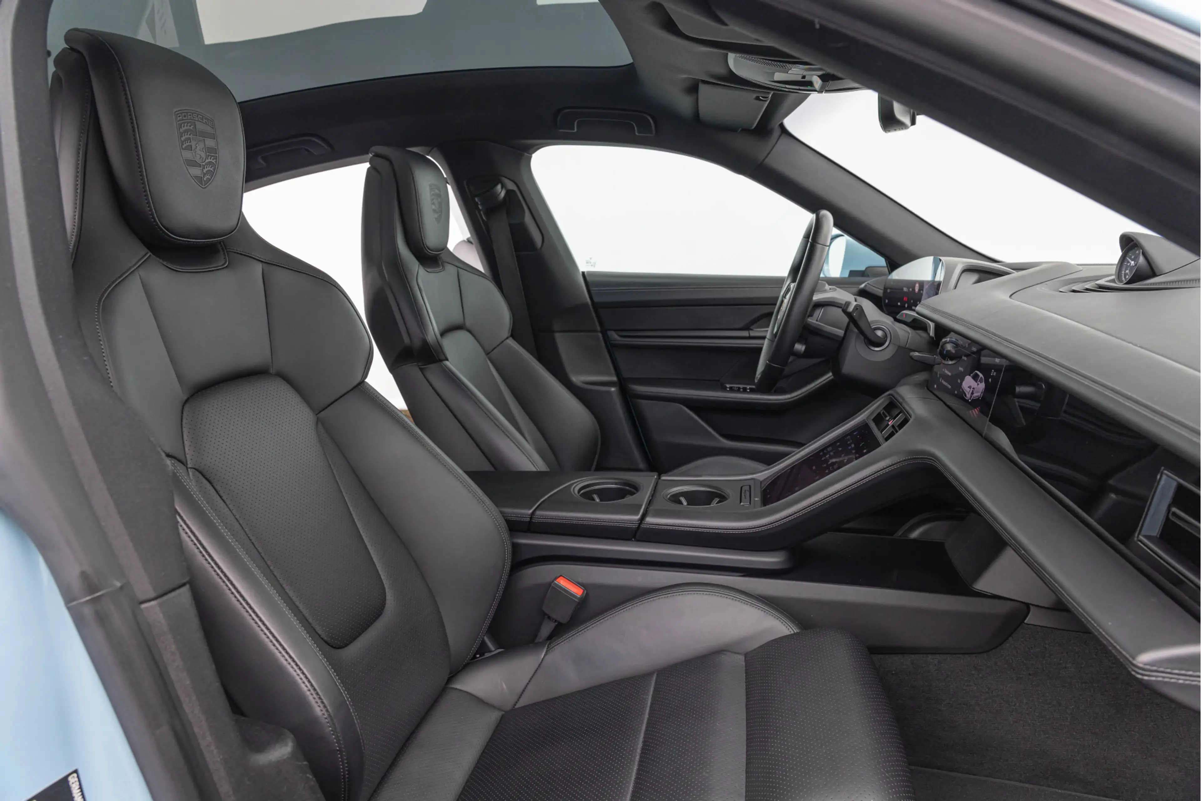 Porsche Taycan 4S Performance 84 kWh Pano Sport-Design 21'' Conva — photo 4