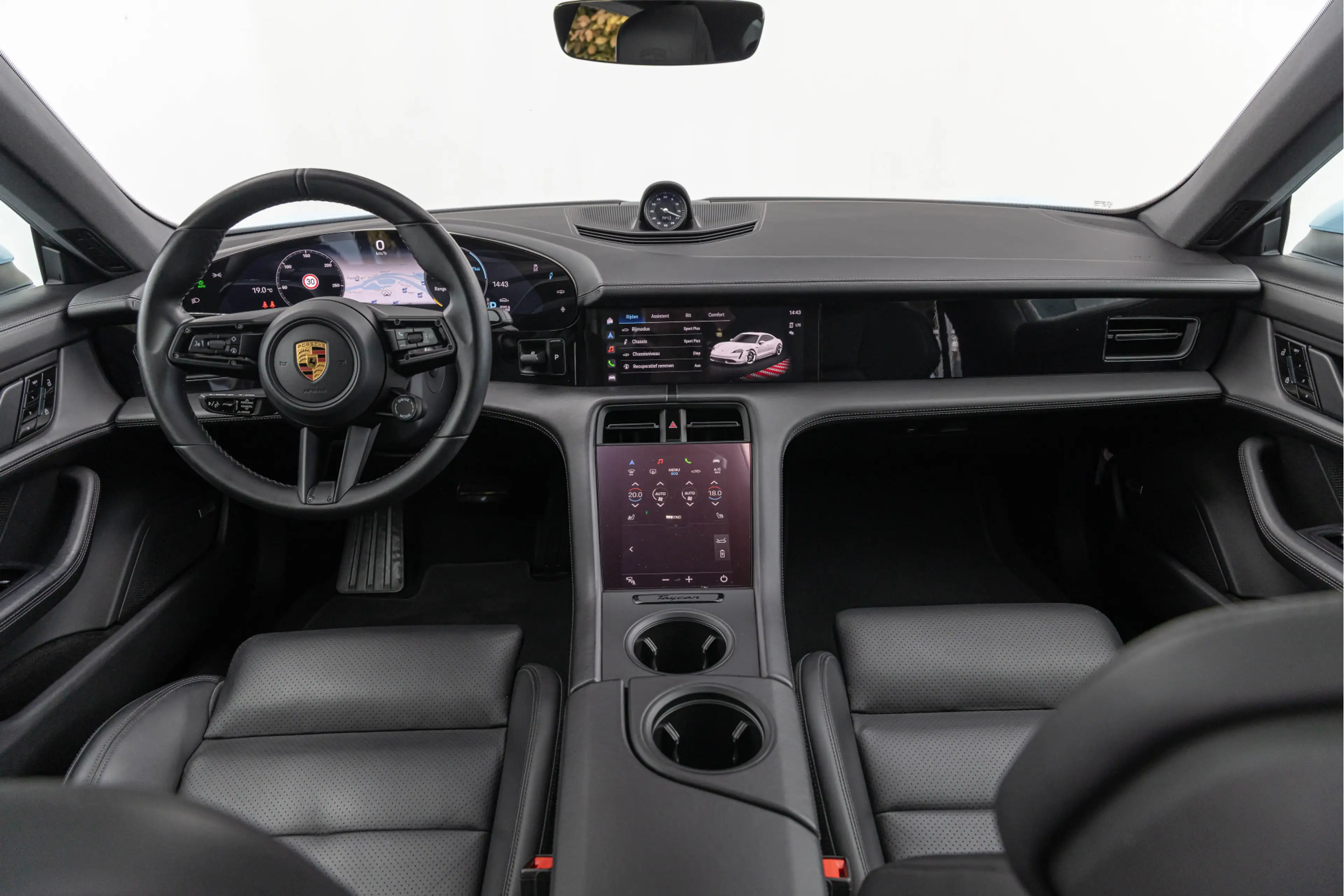 Porsche Taycan 4S Performance 84 kWh Pano Sport-Design 21'' Conva — photo 6