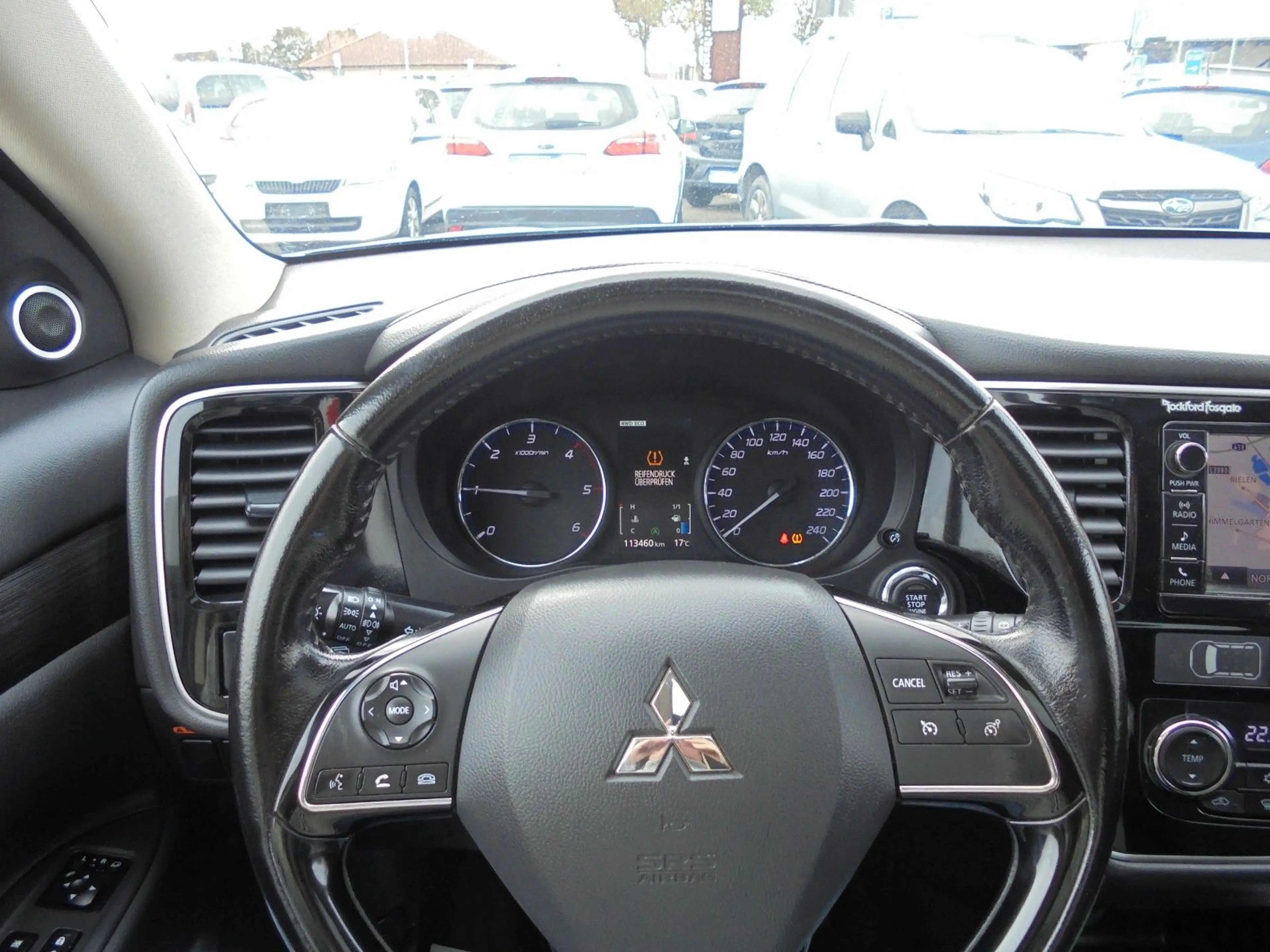 Mitsubishi Outlander Top 4WD — photo 14