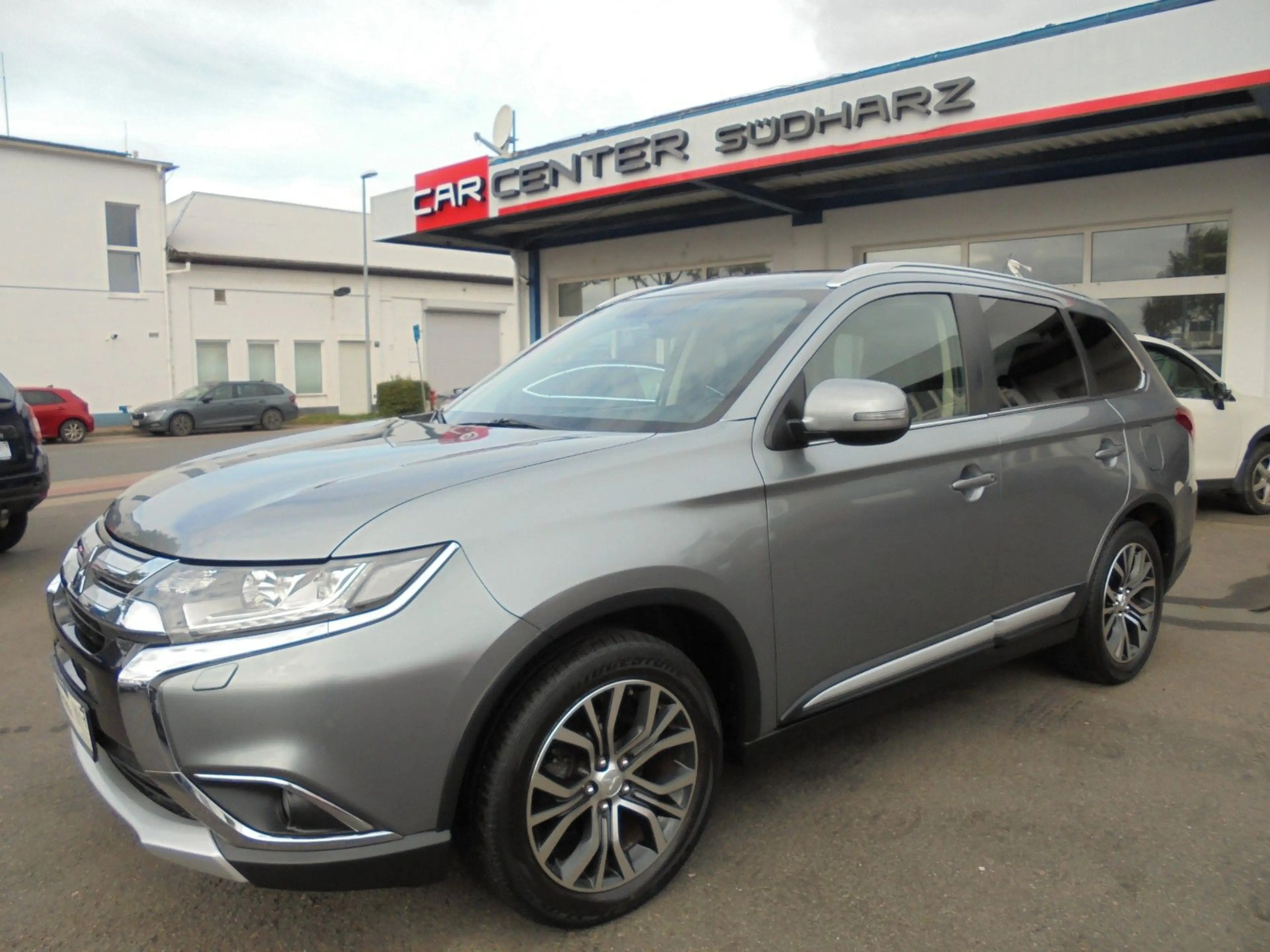 Mitsubishi Outlander Top 4WD — photo 2