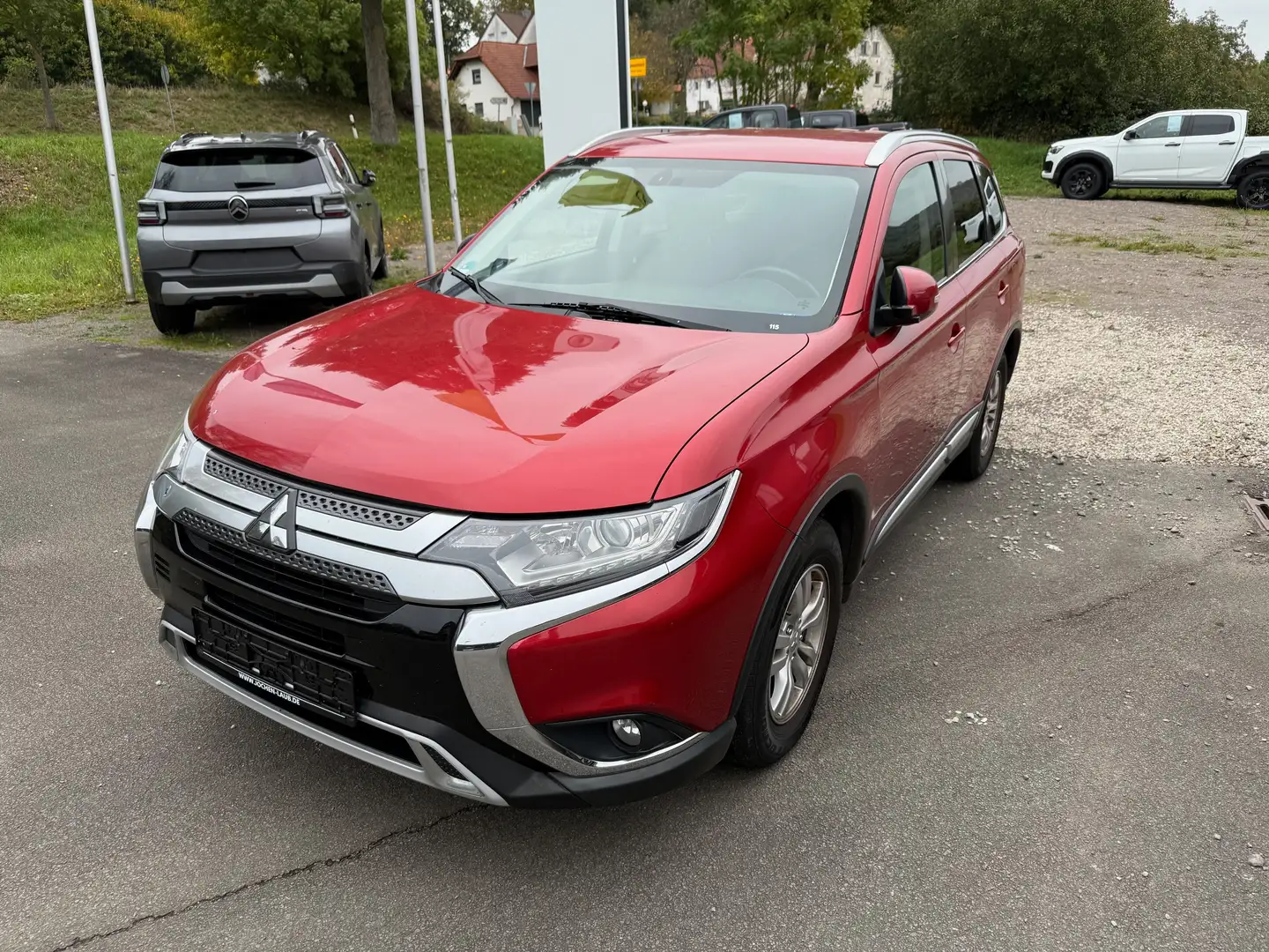 Mitsubishi Outlander Diamant Edition+ 2WD Rouge - 1