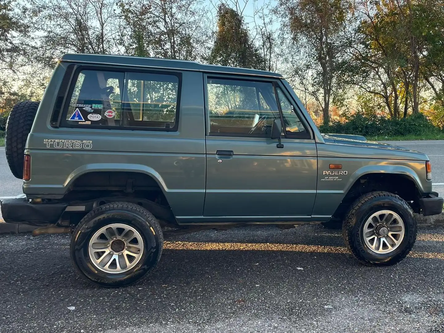 Mitsubishi Pajero Pajero Metal Top 2.5 td my88 Зелений - 2