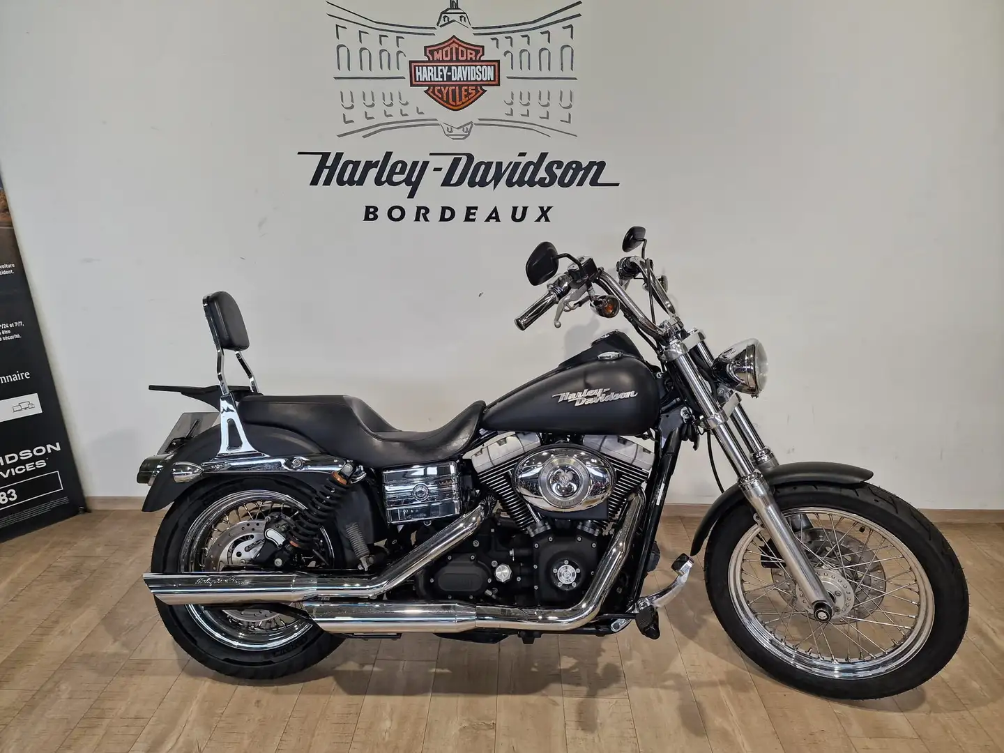Harley-Davidson Dyna Street Bob Noir - 1