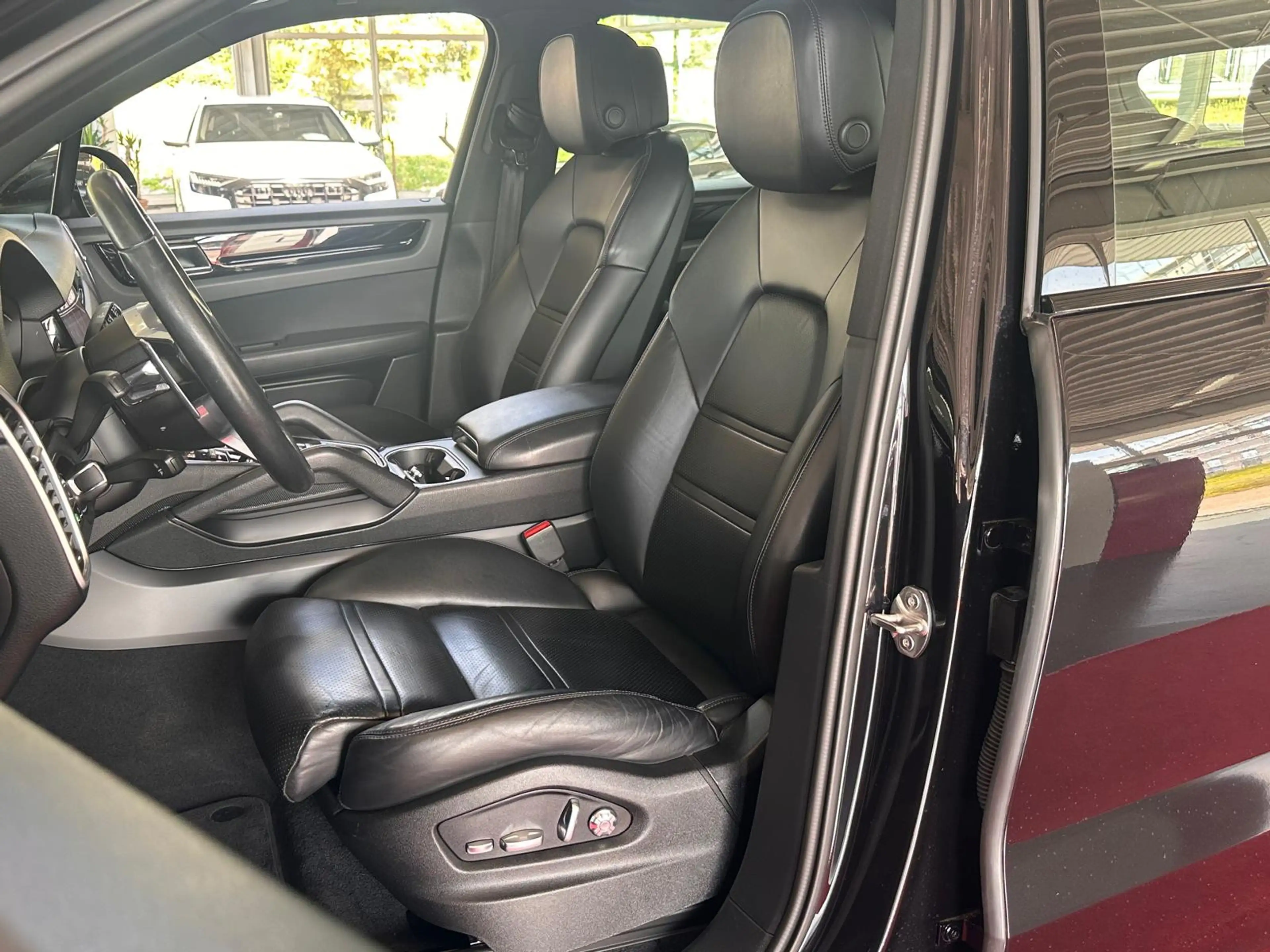 Porsche Cayenne S STNDHZG PANO 14WEGE ACC LANE TOTWINK — photo 9