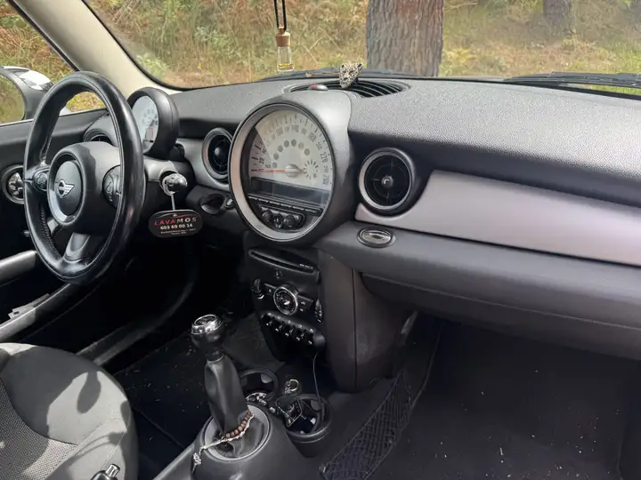 MINI Cooper D 2010