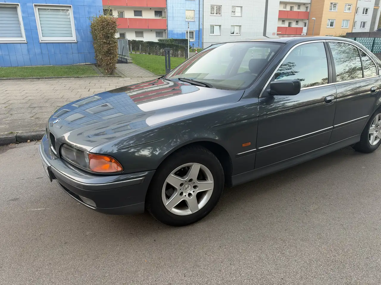 BMW 530
