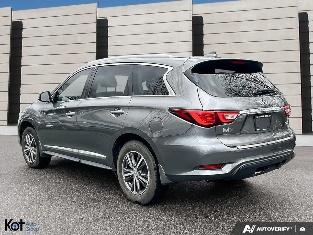 Infiniti QX60 снимка Infiniti QX60