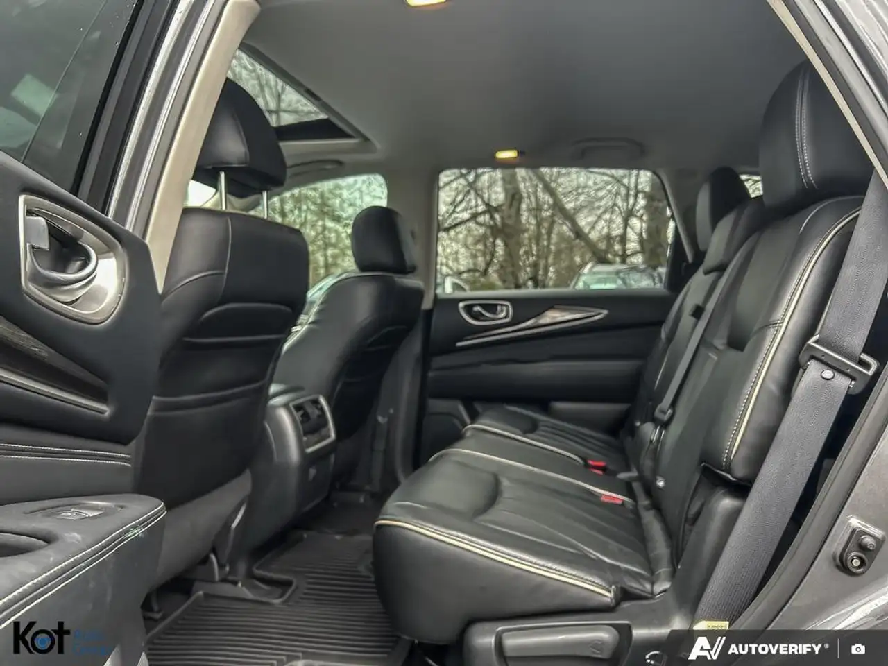 Infiniti QX60 снимка Infiniti QX60