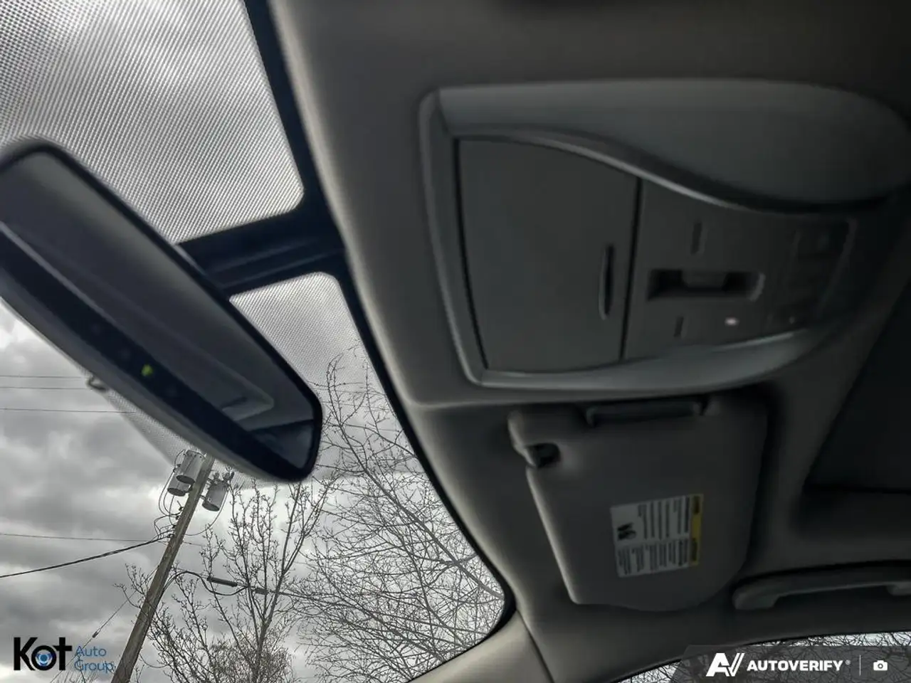 Infiniti QX60 снимка Infiniti QX60