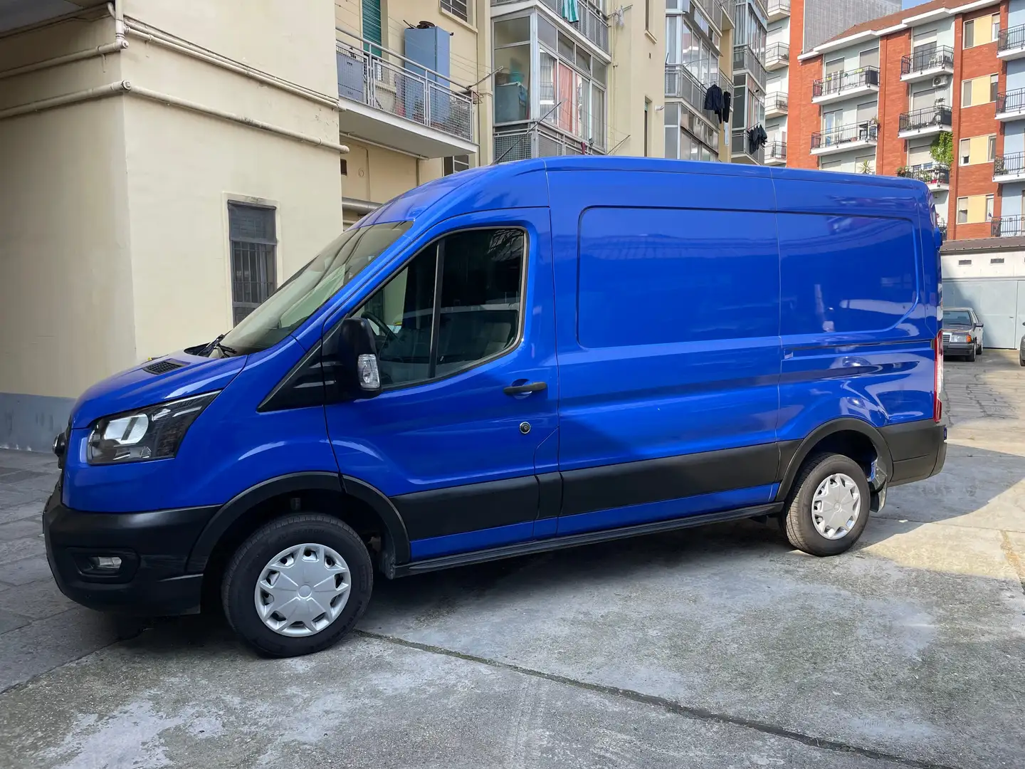 Ford Transit 290 2.0 TDCI L2H2 Azul - 1