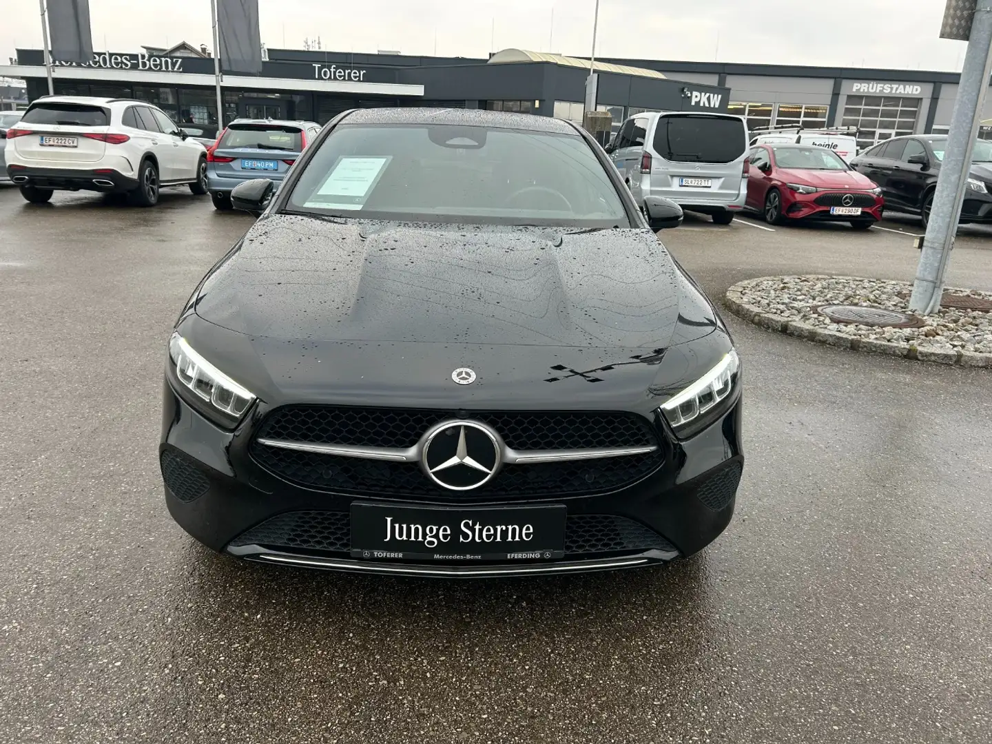 Mercedes-Benz A 200 d Kompaktlimousine Progressive PTS Shz LED Schwarz - 2