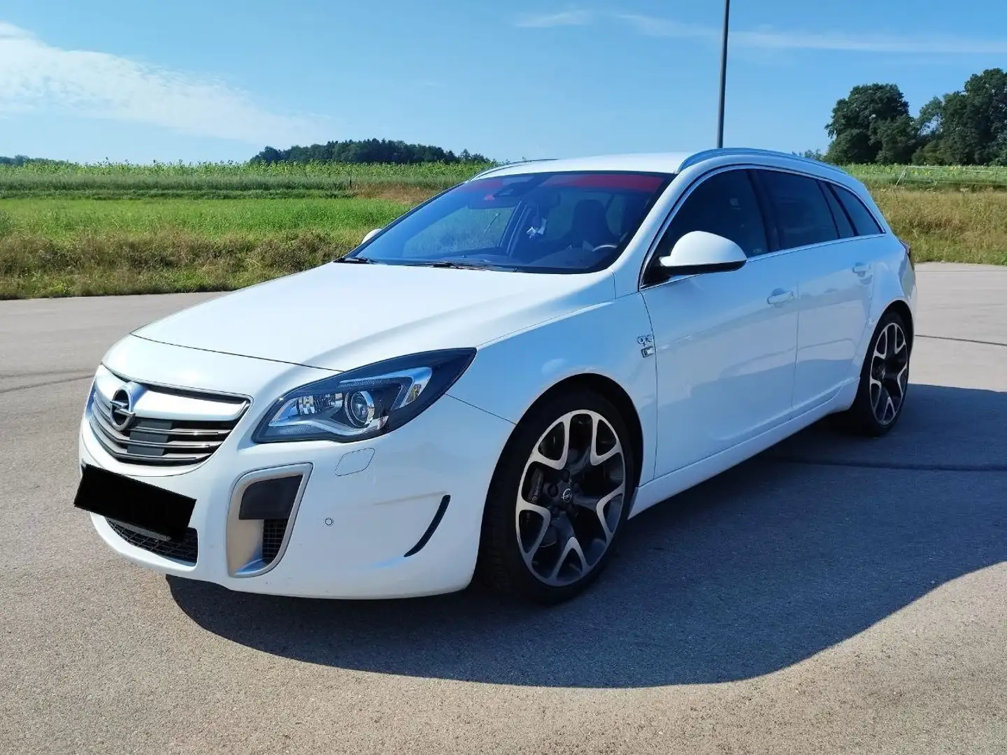 Opel Insignia 2.8 V6 Turbo 4x4 Sports Tourer OPC - 2