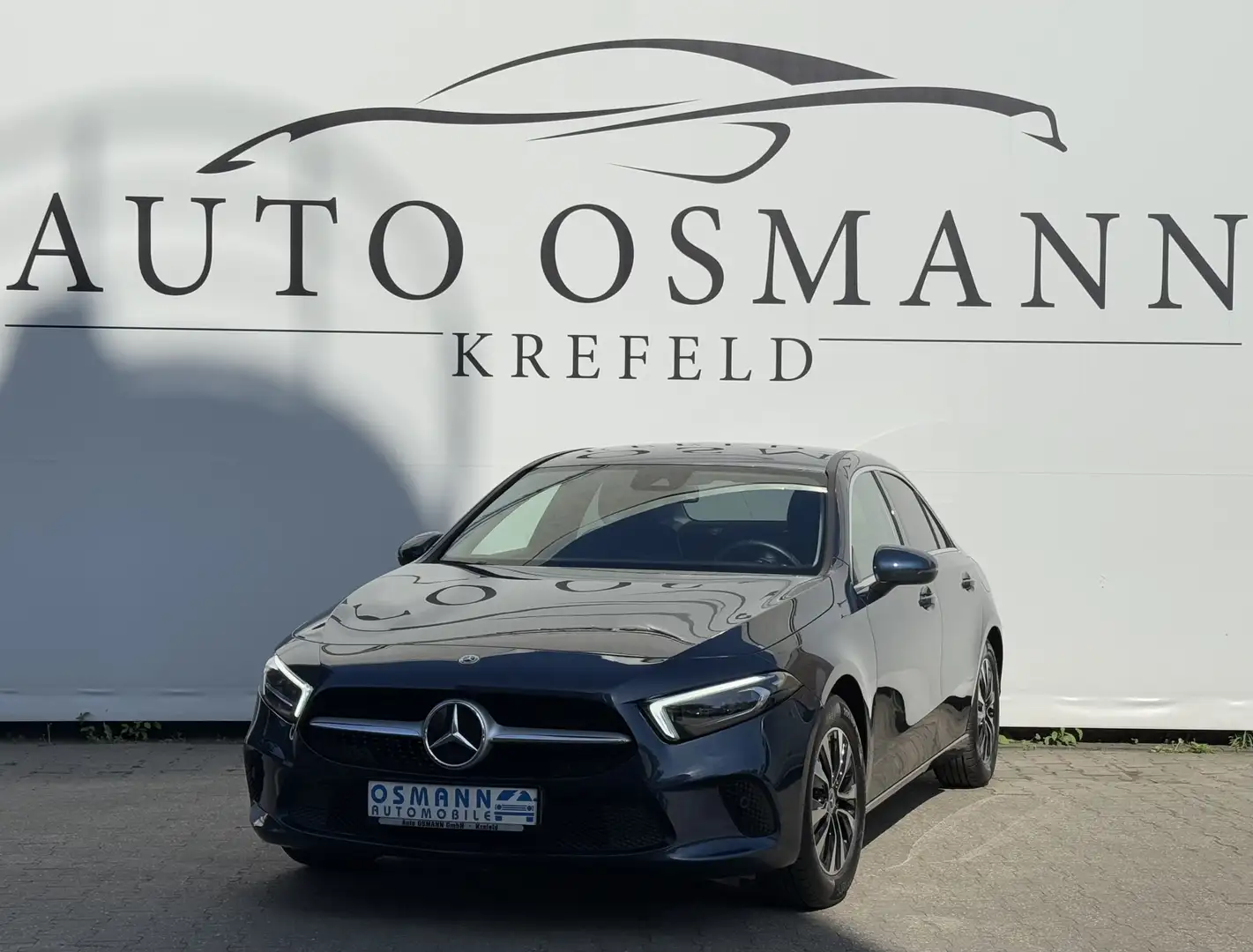 Mercedes-Benz A 180 7G-DCT Progressive   AHK   LED   RFK Bleu - 1