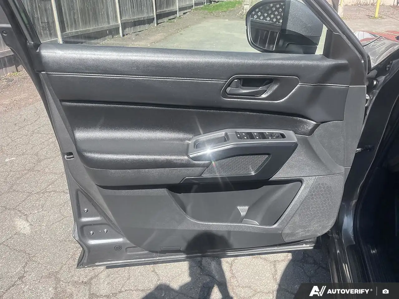 Nissan Pathfinder снимка Nissan Pathfinder