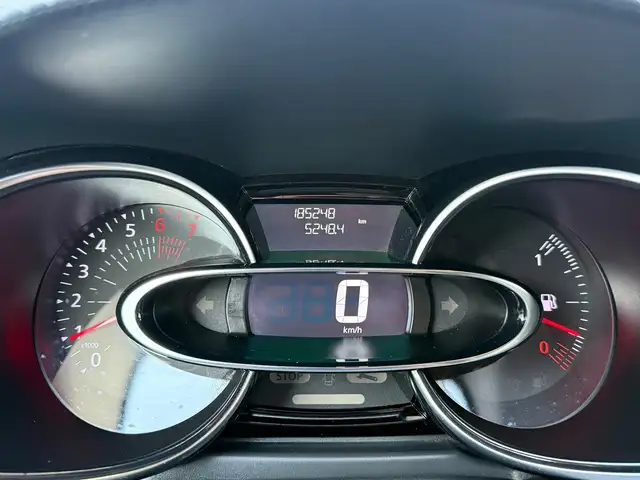 Renault Clio view 8