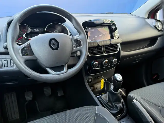 Renault Clio view 15