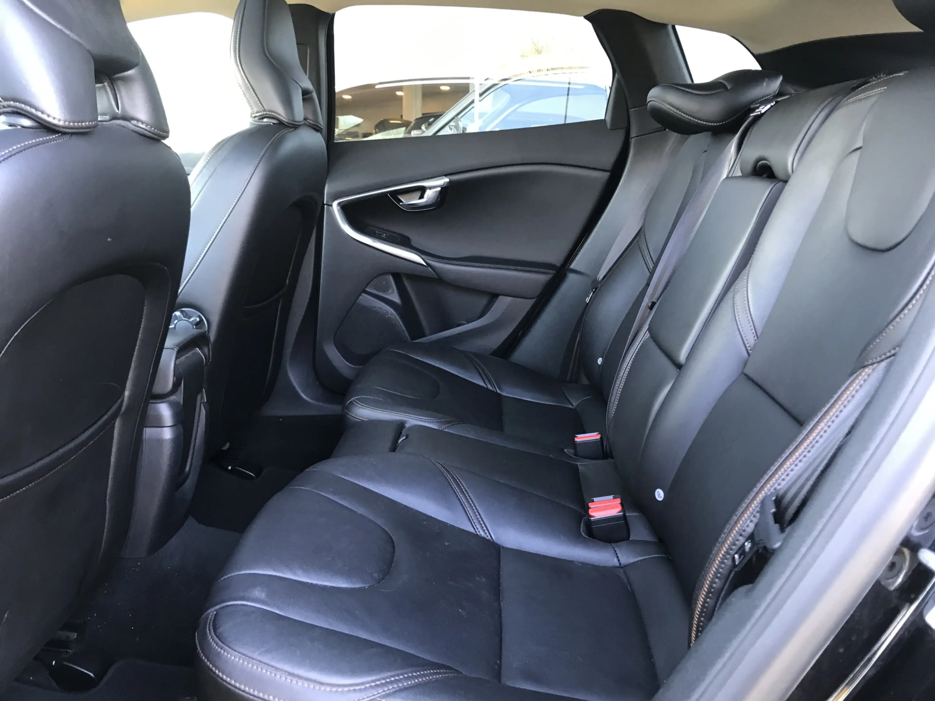 Volvo V40 Cross Country 1.5 T3 Polar+ Luxury Automaat | Rijklaar incl 12 m — photo 8