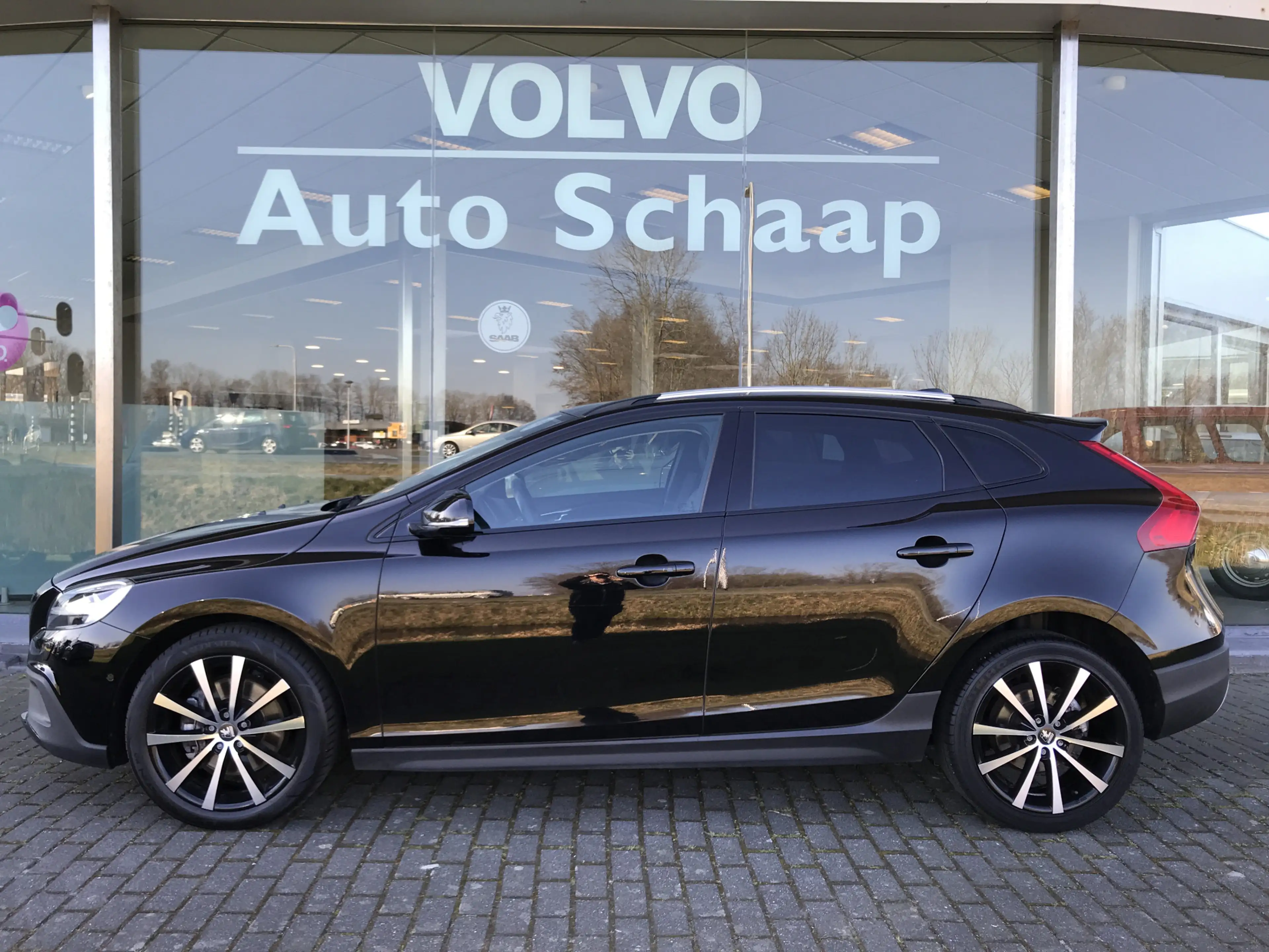 Volvo V40 Cross Country 1.5 T3 Polar+ Luxury Automaat | Rijklaar incl 12 m — photo 2