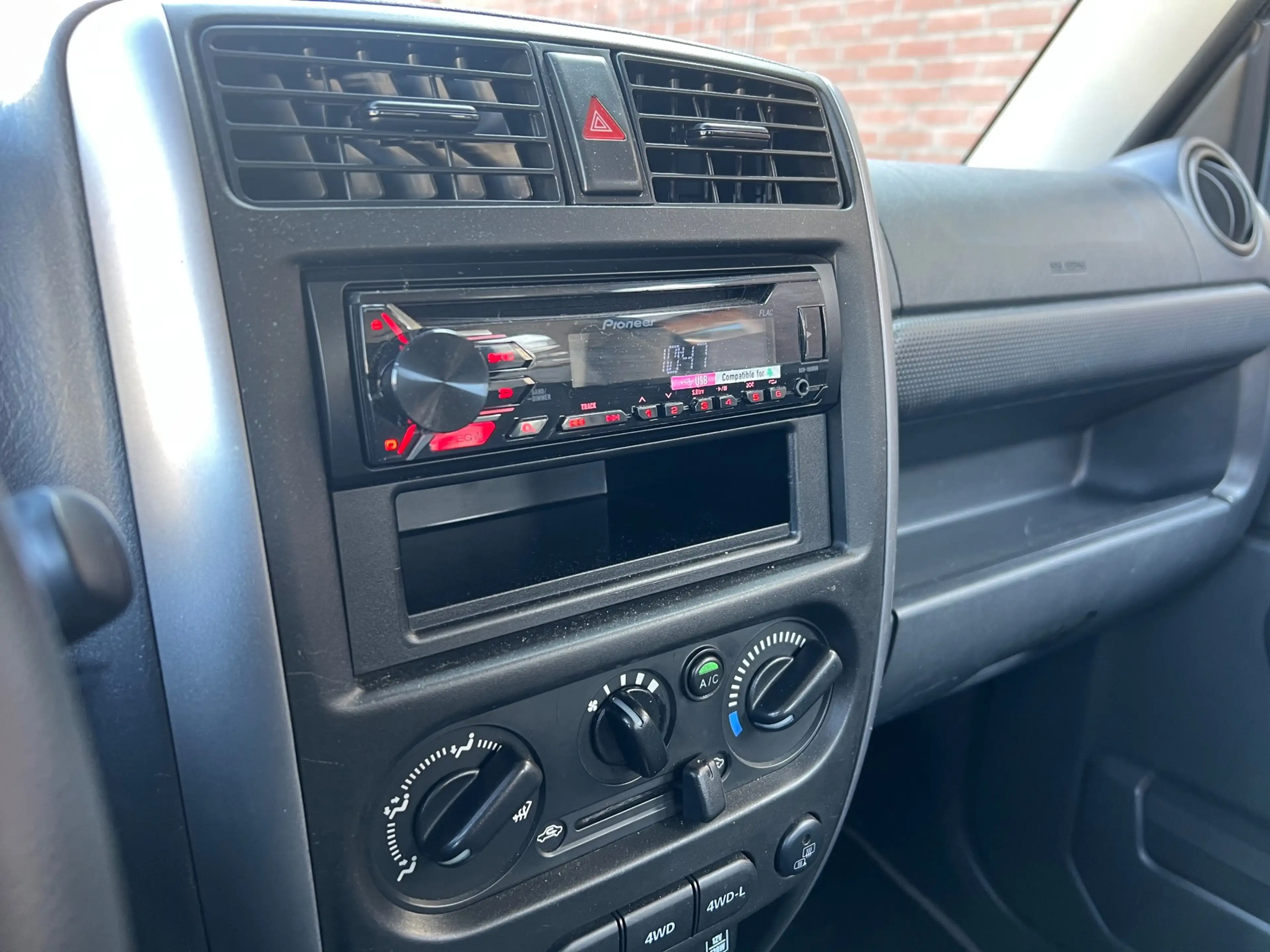 Suzuki Jimny 1.3, automaat, Trekhaak, 1e eigenaar. — photo 12