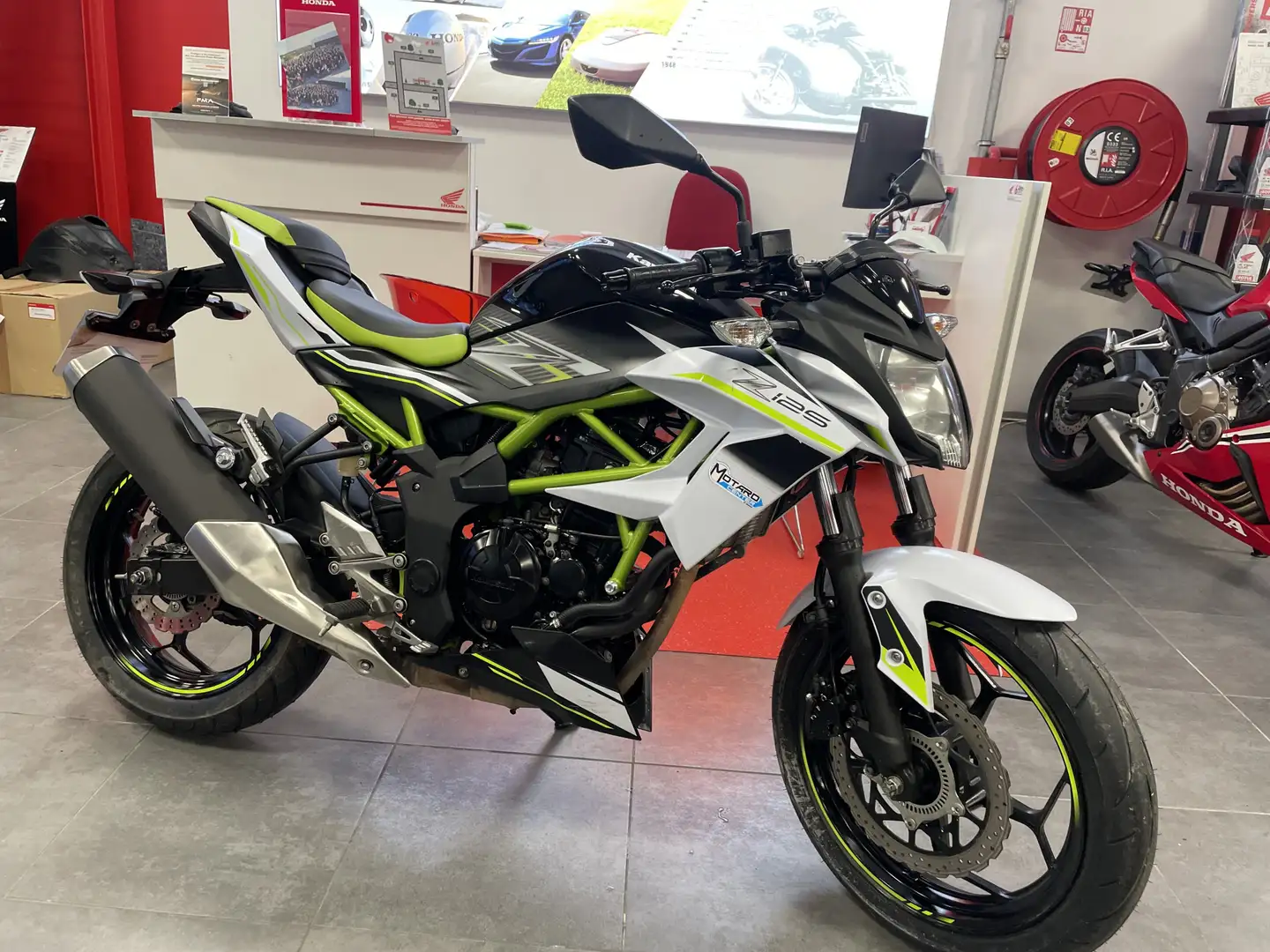 Kawasaki Z 125 Blanco - 1