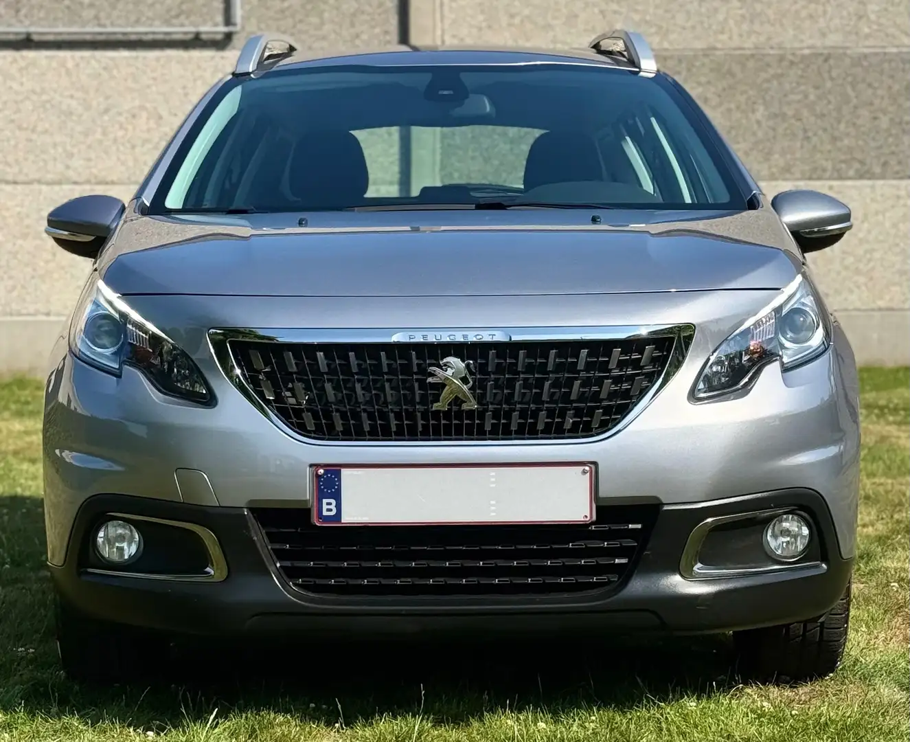 Peugeot 2008 1.2 PureTech Allure S Grau - 2