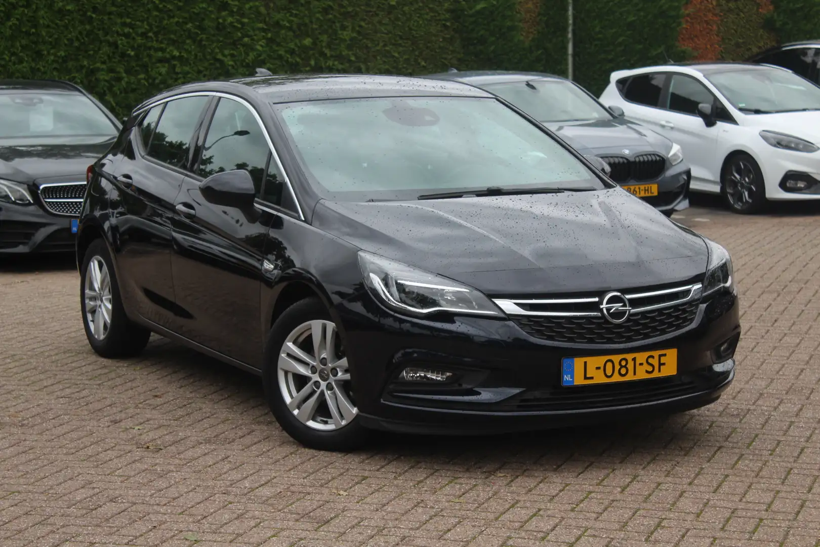 Opel Astra 1.0 Business Executive / Camera / Navigatie / Keyl Zwart - 1