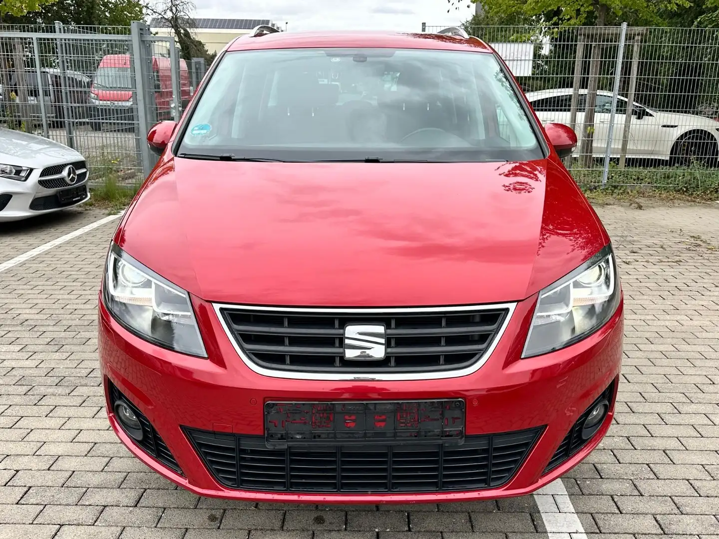 SEAT Alhambra Xcellence 2.0 TDI*DSG*7-Sitz*AHK*E-Türe Rot - 2