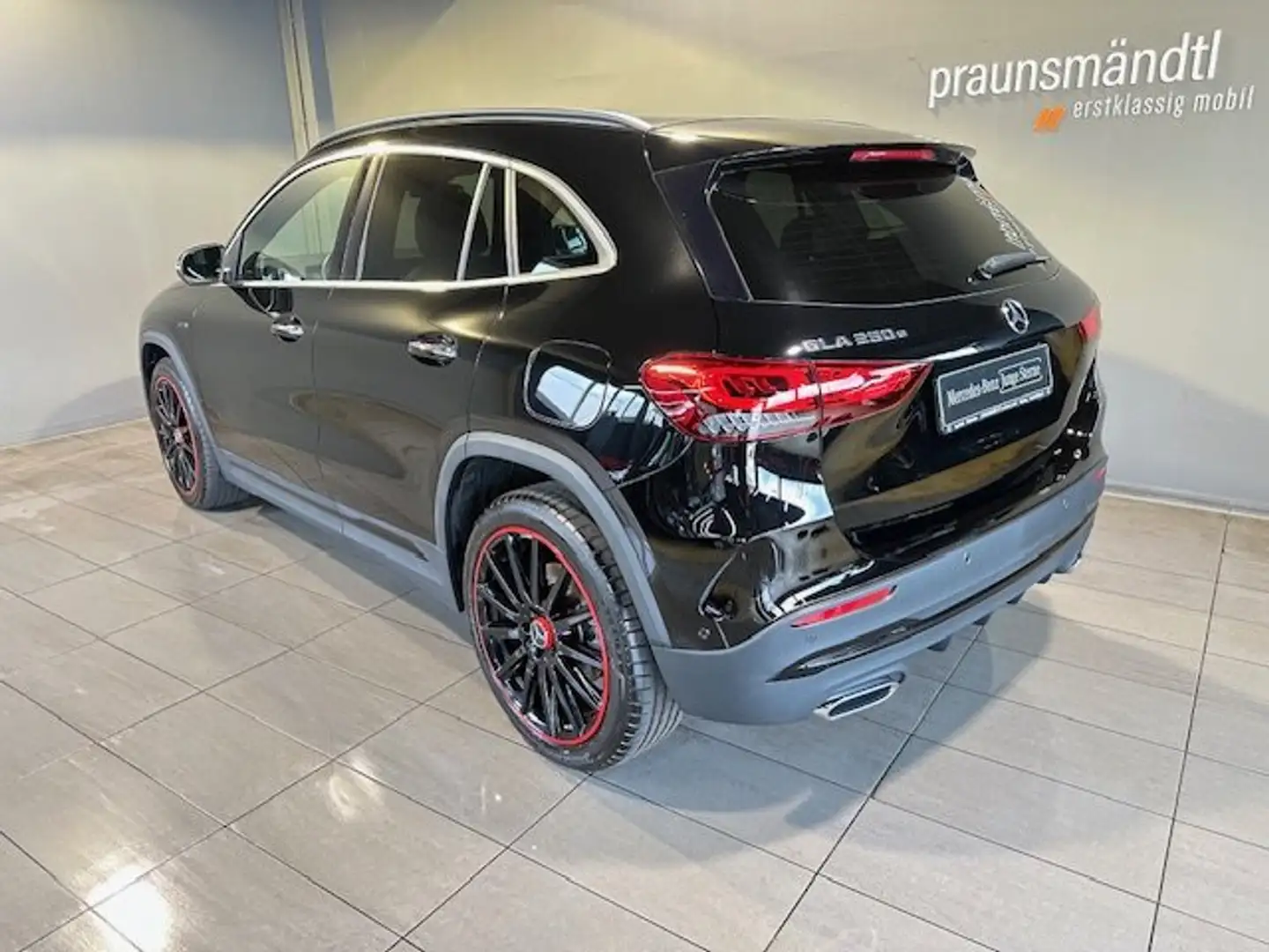 Mercedes-Benz GLA 250 e AMG Edition 1 MBUX/LED/Ambi/eleHeck/20 Schwarz - 2