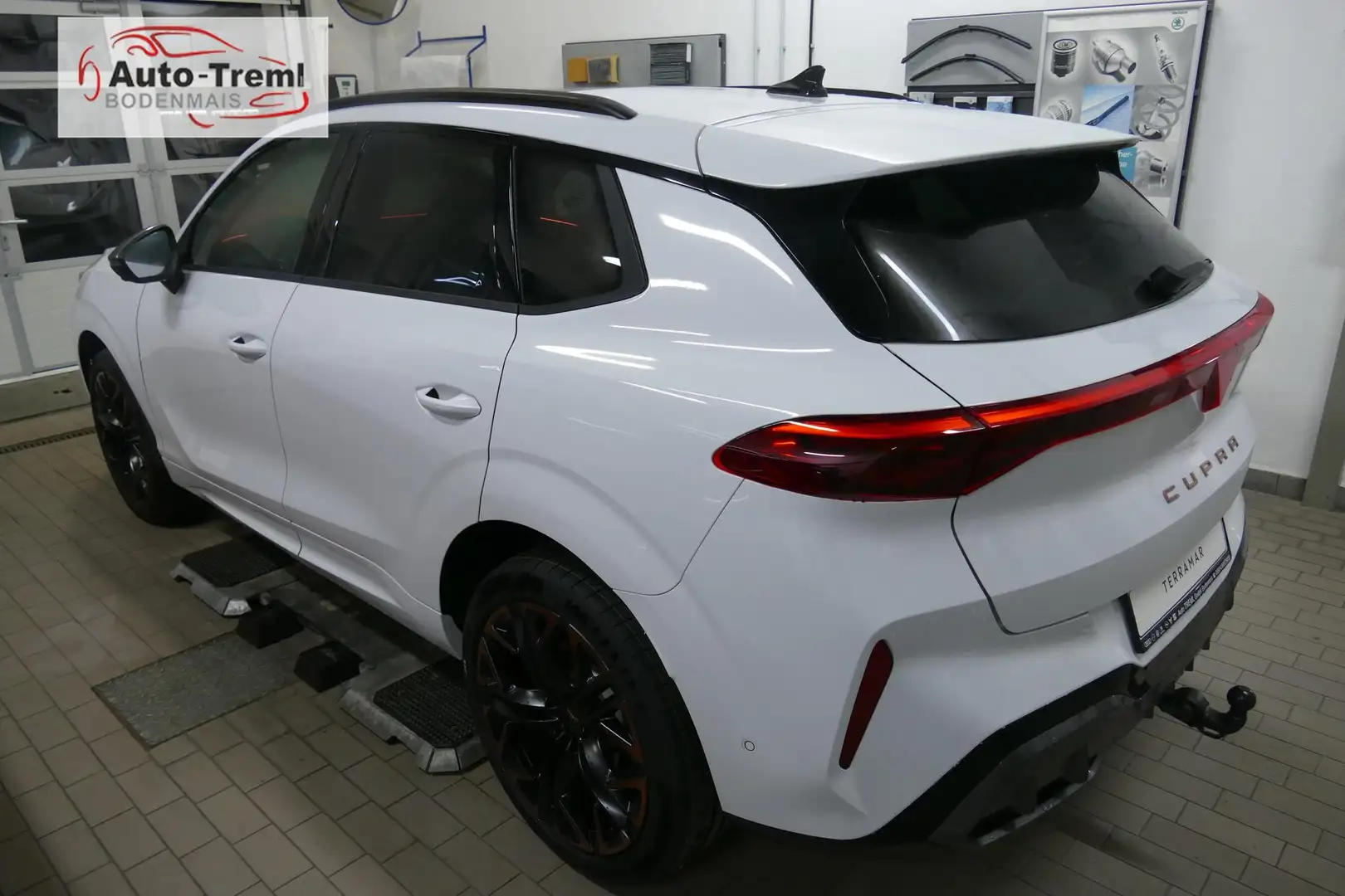 CUPRA Terramar VZ 2.0 TSI 265 PS DSG 4Drive AHK Pano 20" Hadro... Blanc - 2