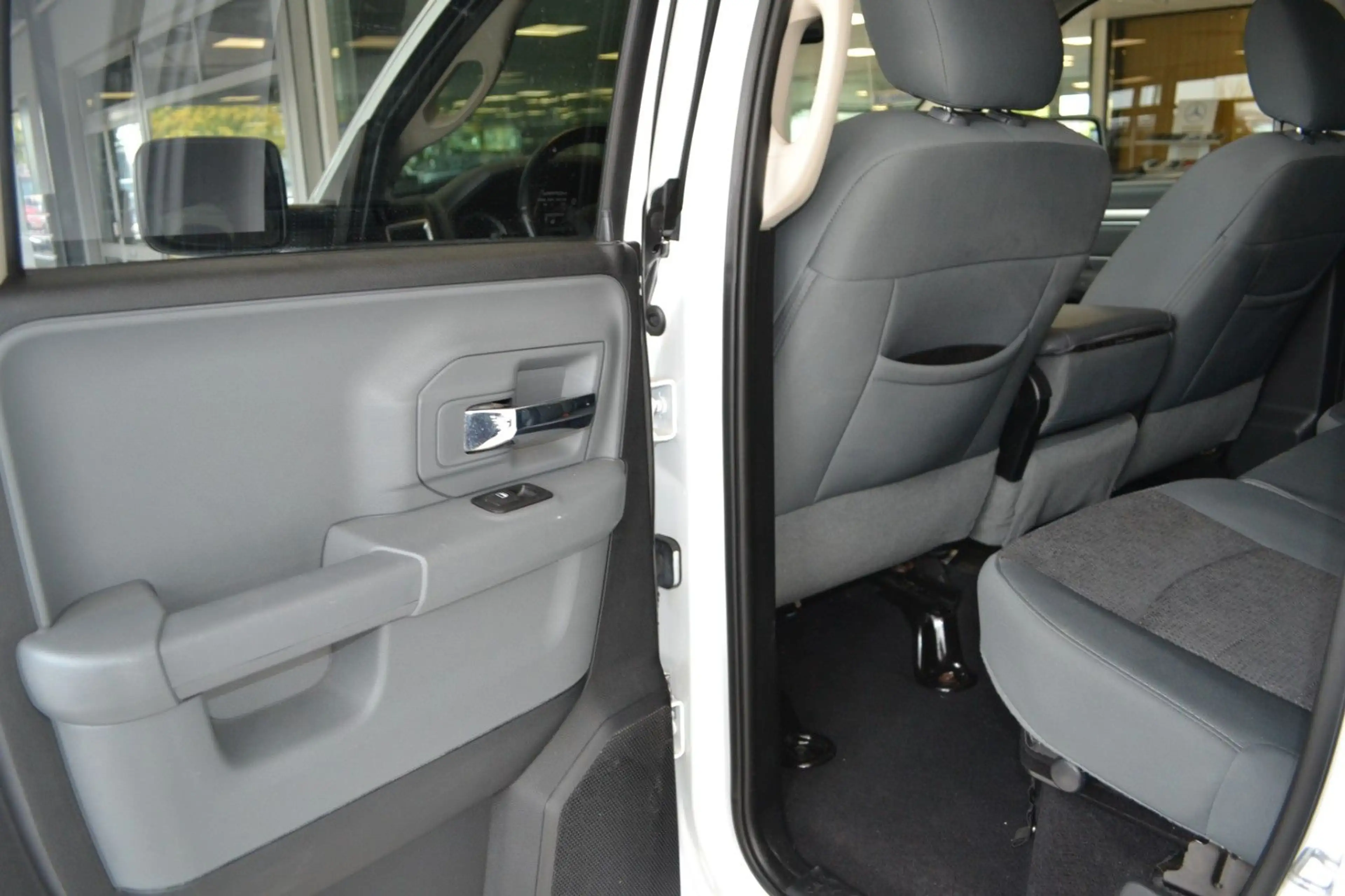 Dodge RAM 1500 HEMI 5,7 V8 , SLT - 4X4 — photo 14