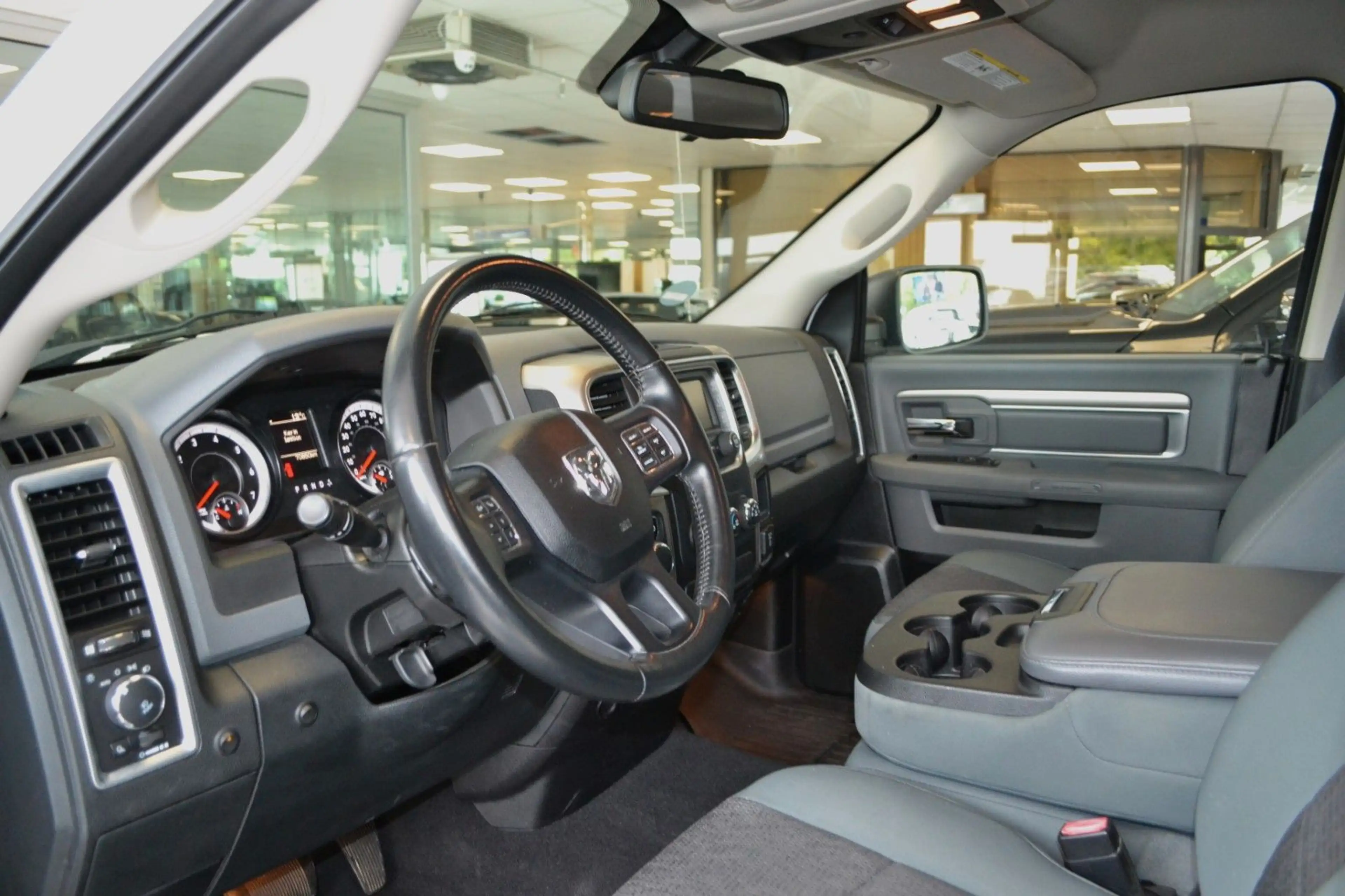 Dodge RAM 1500 HEMI 5,7 V8 , SLT - 4X4 — photo 13