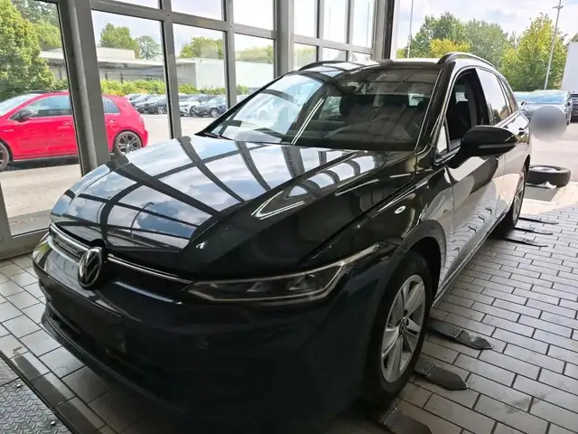 Volkswagen Golf VIII Variant Life 2.0TDI DSG AHK HeadUp RFK