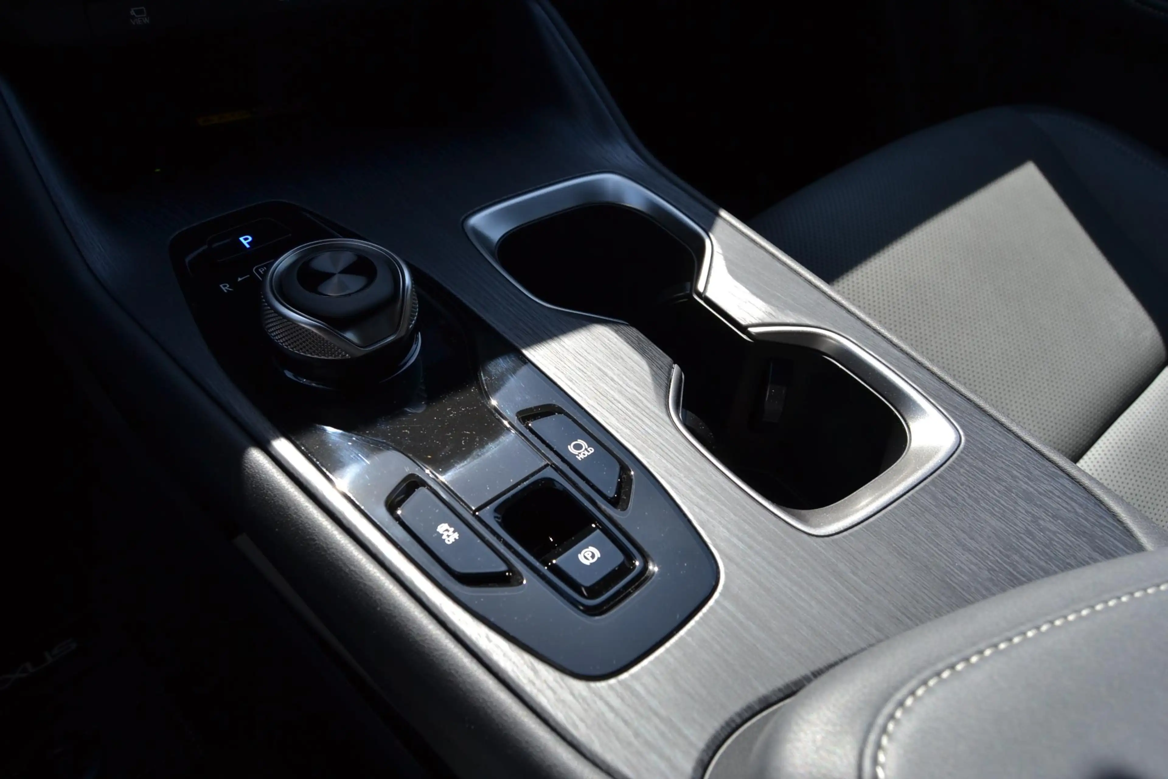Lexus RZ 350e Luxury Line 77 kWh DIRECT LEVERBAAR 360-CAM S — photo 28