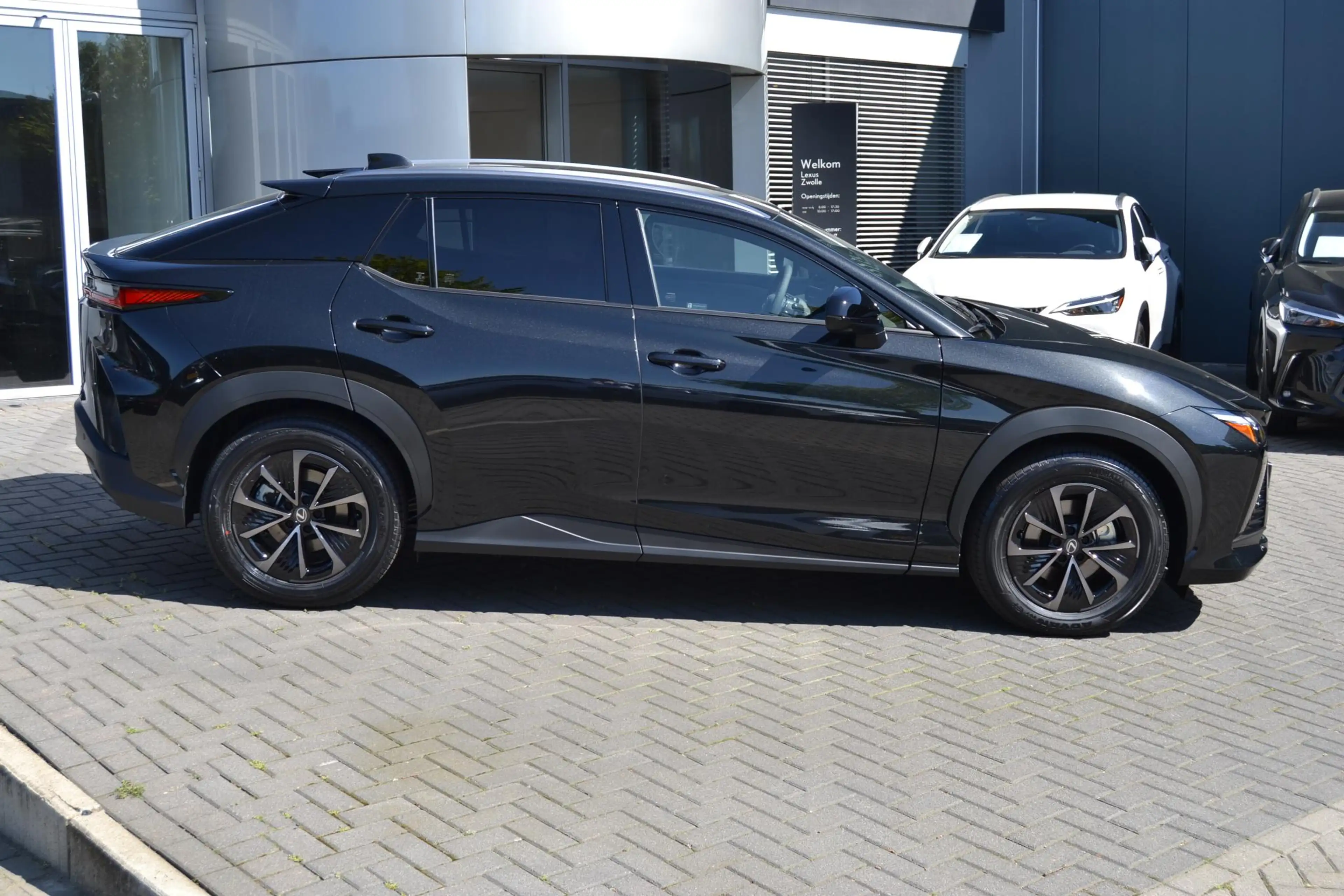 Lexus RZ 350e Luxury Line 77 kWh DIRECT LEVERBAAR 360-CAM S — photo 2