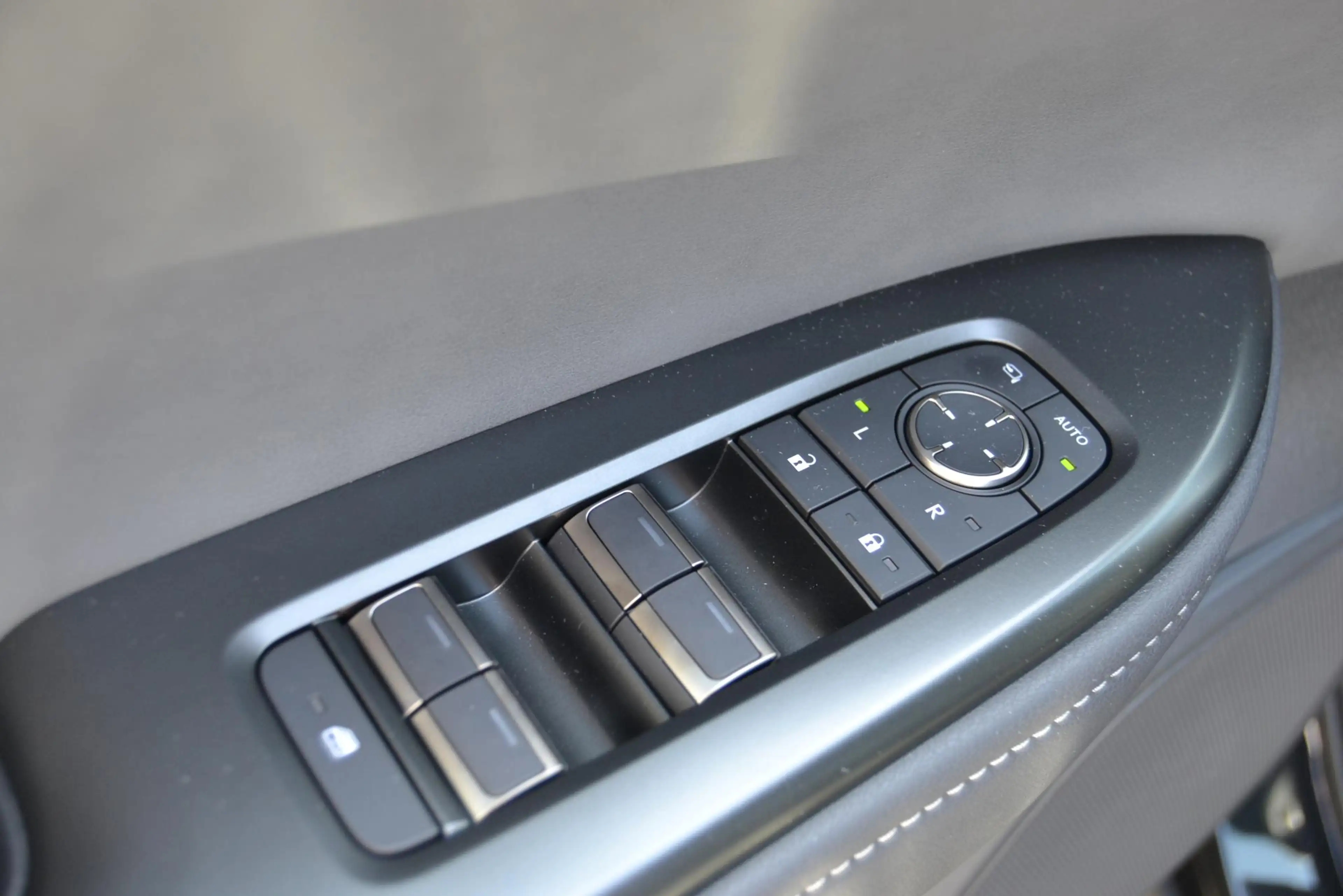 Lexus RZ 350e Luxury Line 77 kWh DIRECT LEVERBAAR 360-CAM S — photo 15