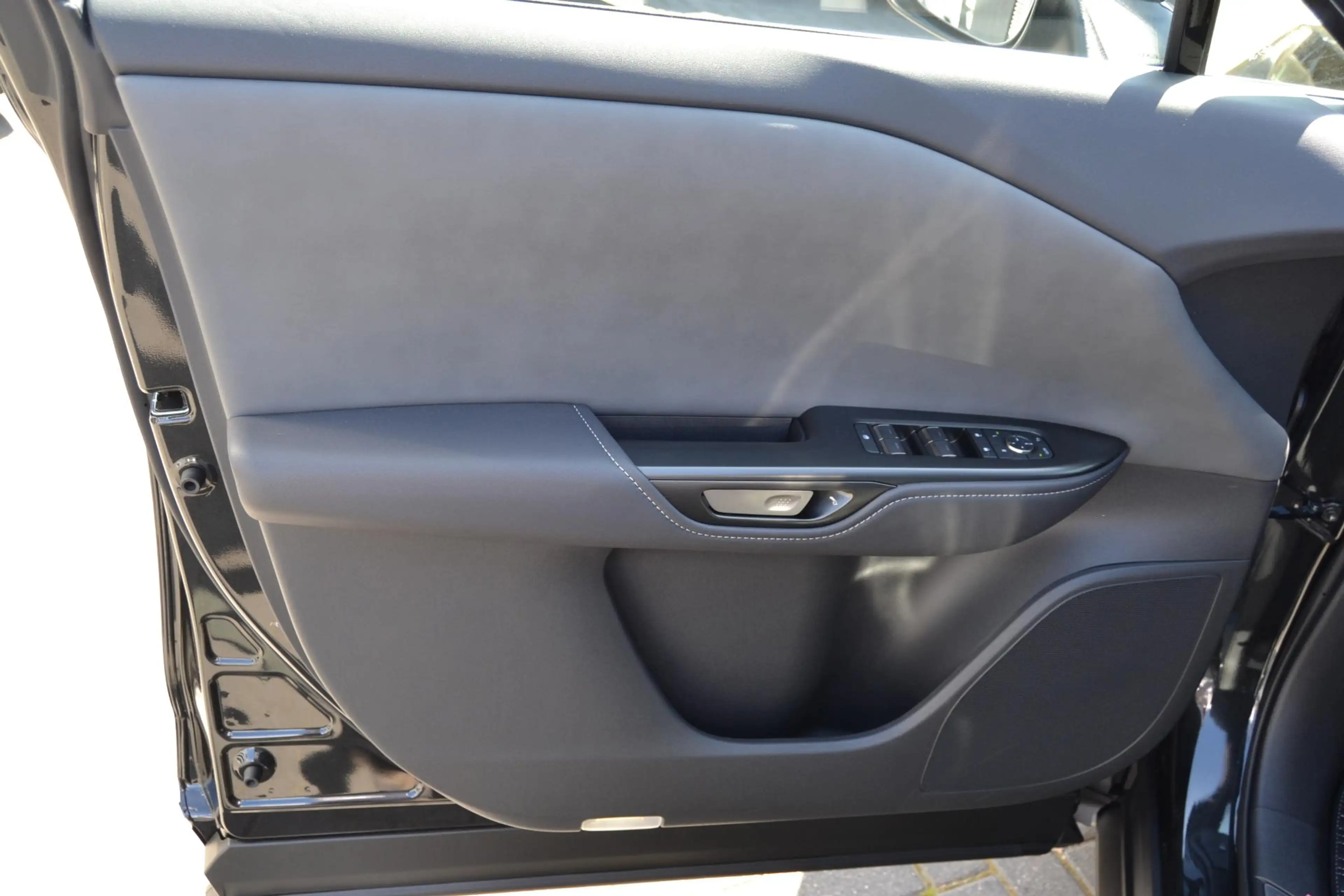 Lexus RZ 350e Luxury Line 77 kWh DIRECT LEVERBAAR 360-CAM S — photo 14