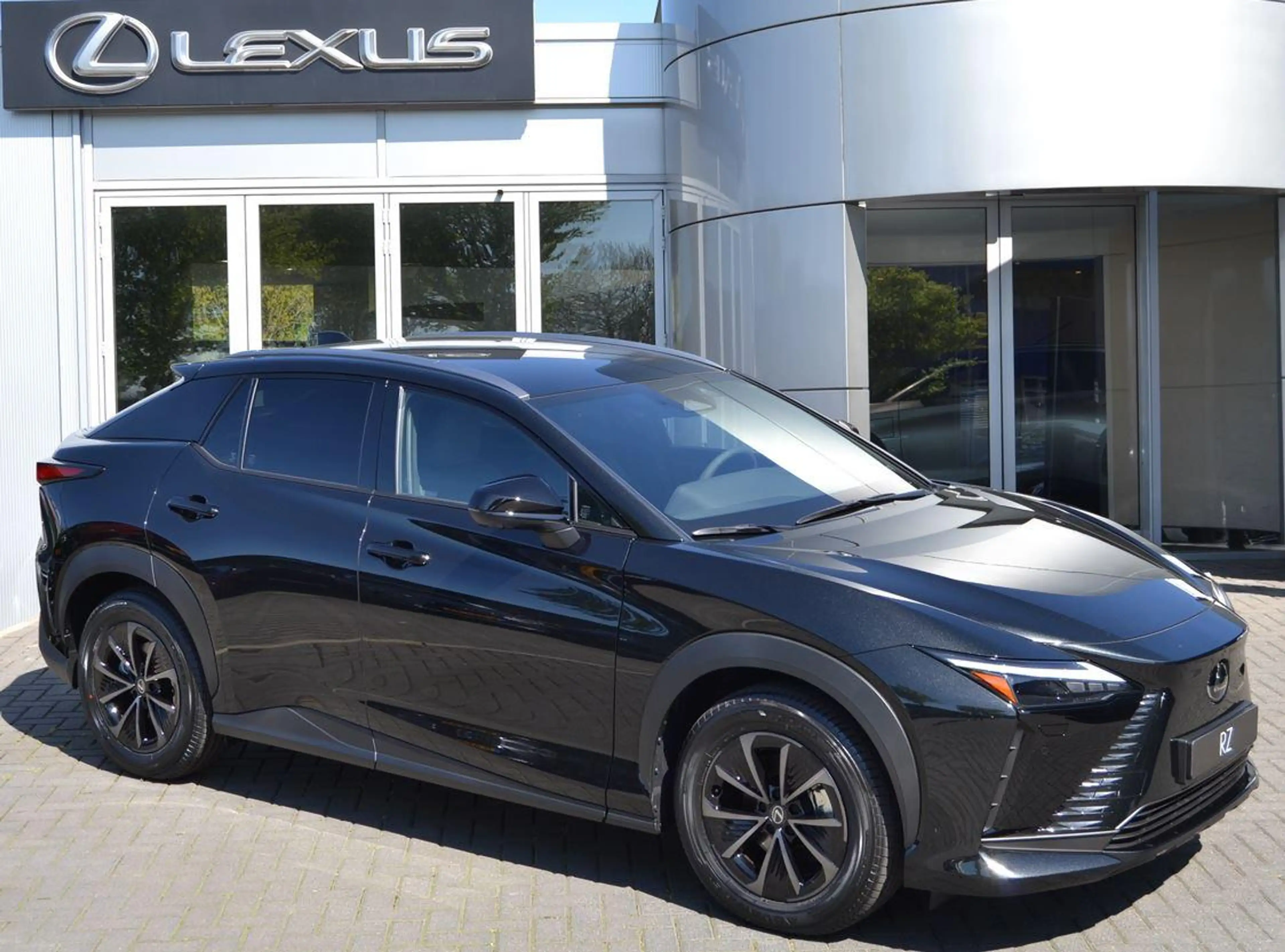Lexus RZ 350e Luxury Line 77 kWh DIRECT LEVERBAAR 360-CAM S