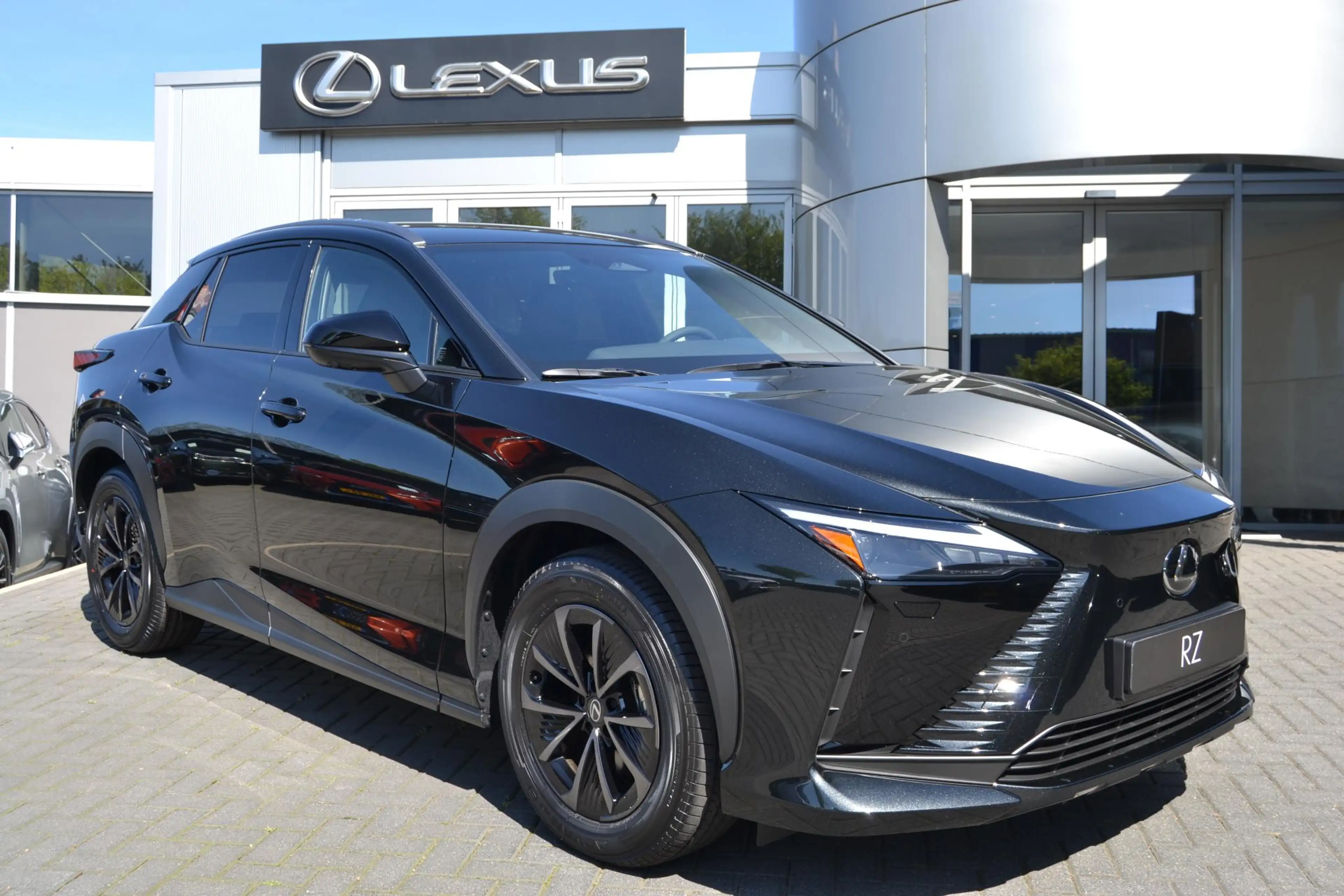 Lexus RZ 350e Luxury Line 77 kWh DIRECT LEVERBAAR 360-CAM S — photo 9